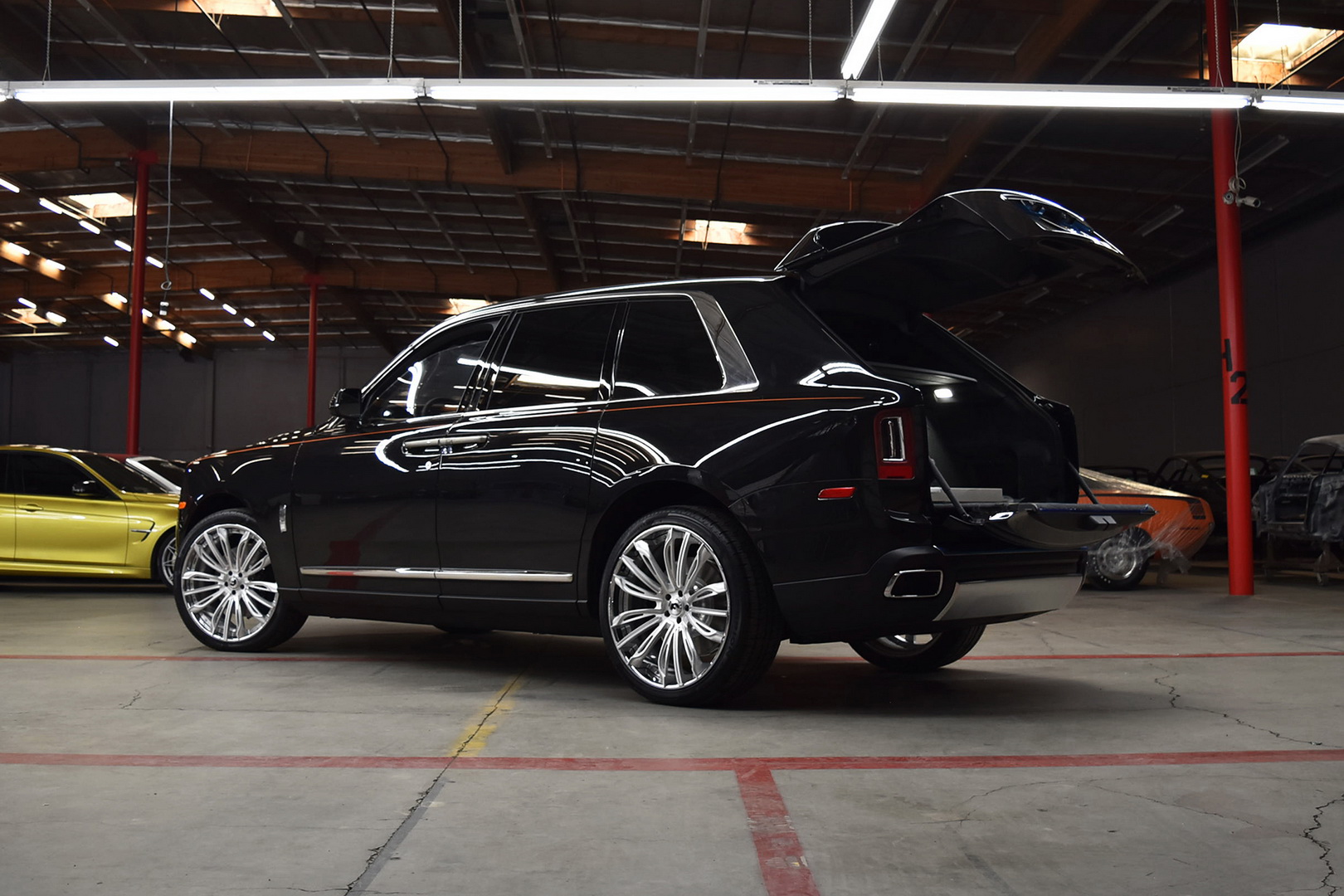 rolls-royce cullinan forgiato wheels 7 Rolls-Royce Cullinan Is Prime Real Estate For Alloy Wheel Makers