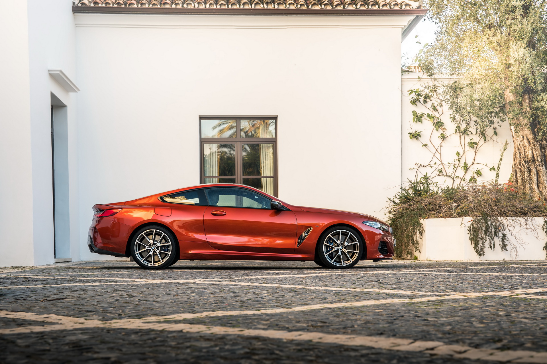 2019-BMW-8-Series-UK-26 2019 BMW 8-Series Coupe Lands In The UK Priced From £76,270