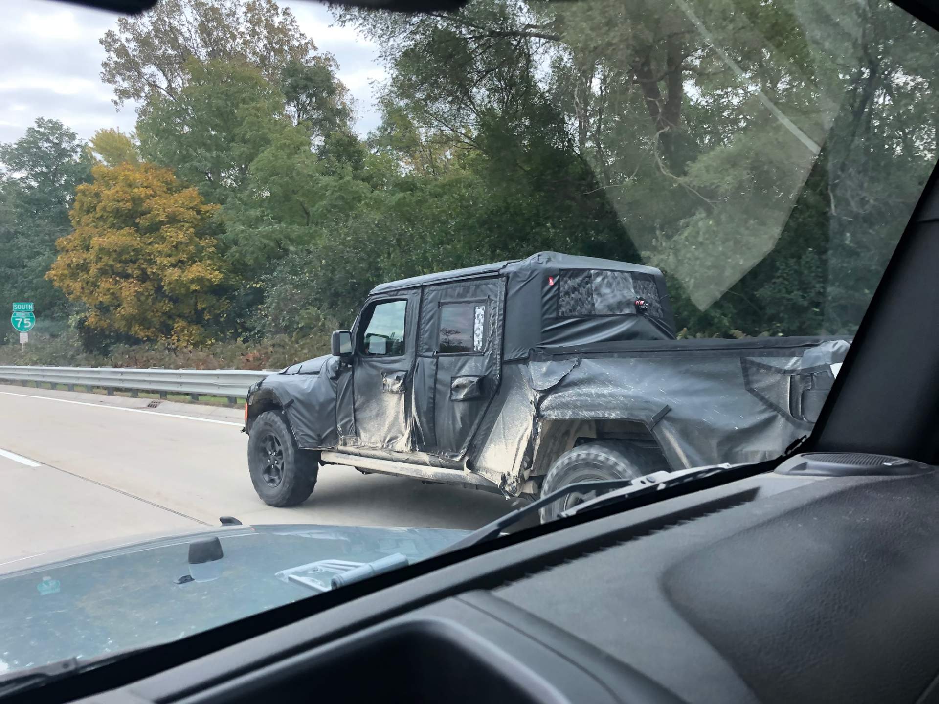 2019 Jeep Scrambler (JT) spy shots 6 2019 Jeep Scrambler’s LA Auto Show Debut Confirmed As Sightings Continue