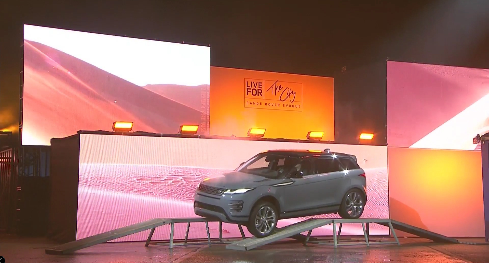 New 2020 Range Rover Evoque 12 2020 Range Rover Evoque Is A Baby Velar In A Short Skirt (Live Gallery)