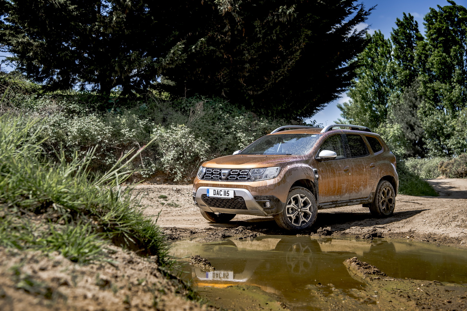 2019 dacia duster blue dci 4x4 uk 1 Dacia Duster UK Lineup Extended With New 1.5-Liter, 115 PS Diesel Engine