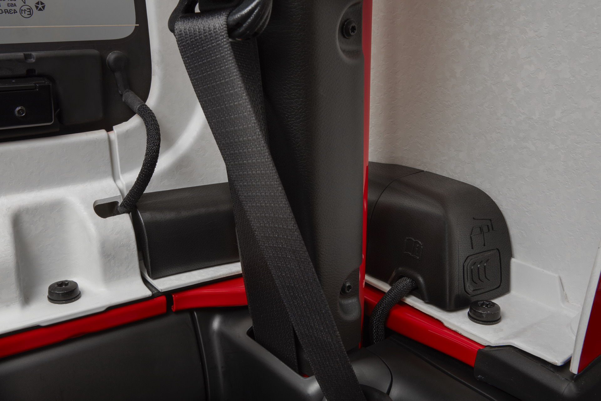 2020 Jeep Gladiator Truck 215 2020 Jeep Gladiator Just Can’t Wait To Tackle Some Off-Road Trails