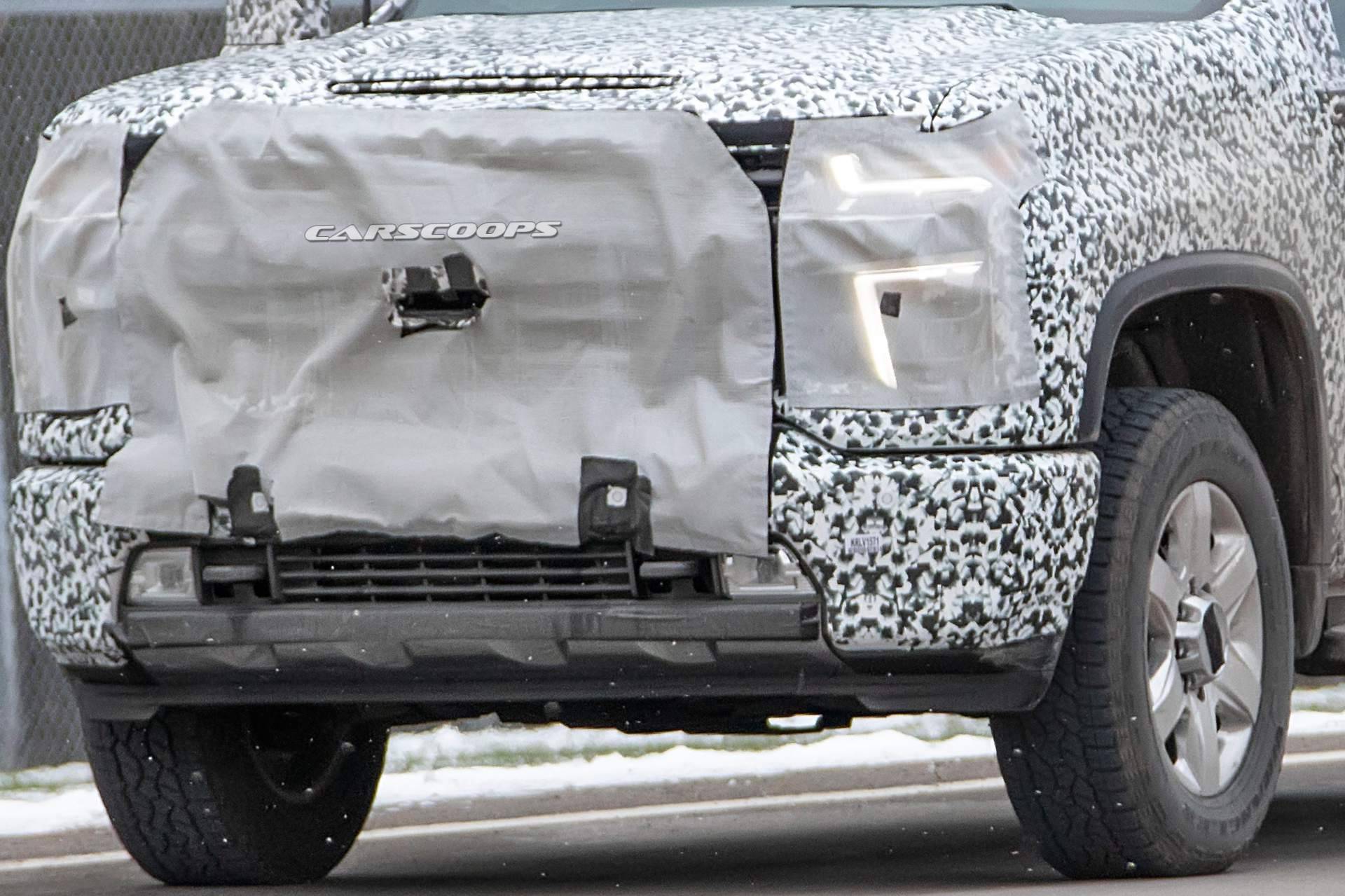 2020 Chevrolet Silverado HD spy shots 2 2020 Chevrolet Silverado HD Drops Heavy Camo To Show 1500-Inspired Design