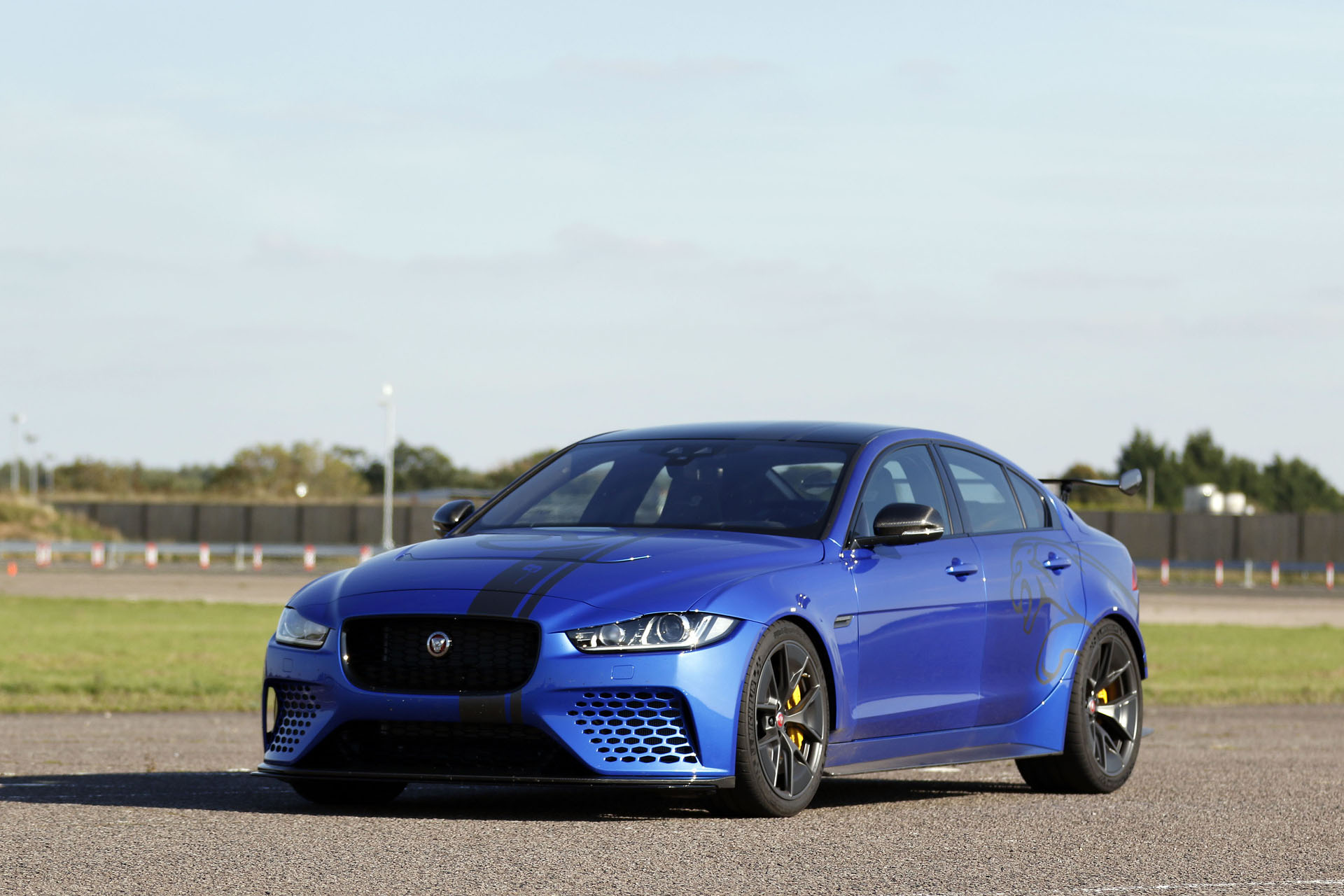 jaguar-xe-sv-project-8-series-elite-10 Race A Jaguar XE SV Project 8 In The Series Elite