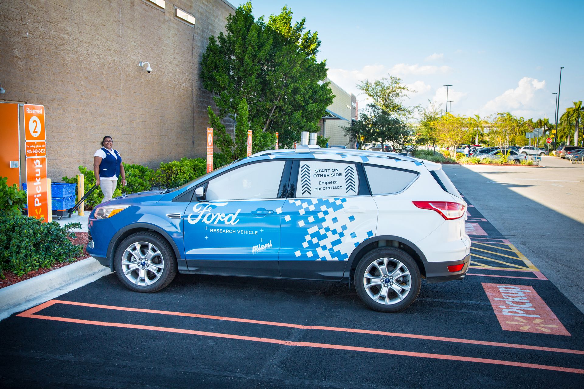 Ford-Walmart-Delivery-Vehicles-6 Ford And Walmart To Create Autonomous Delivery Vehicles