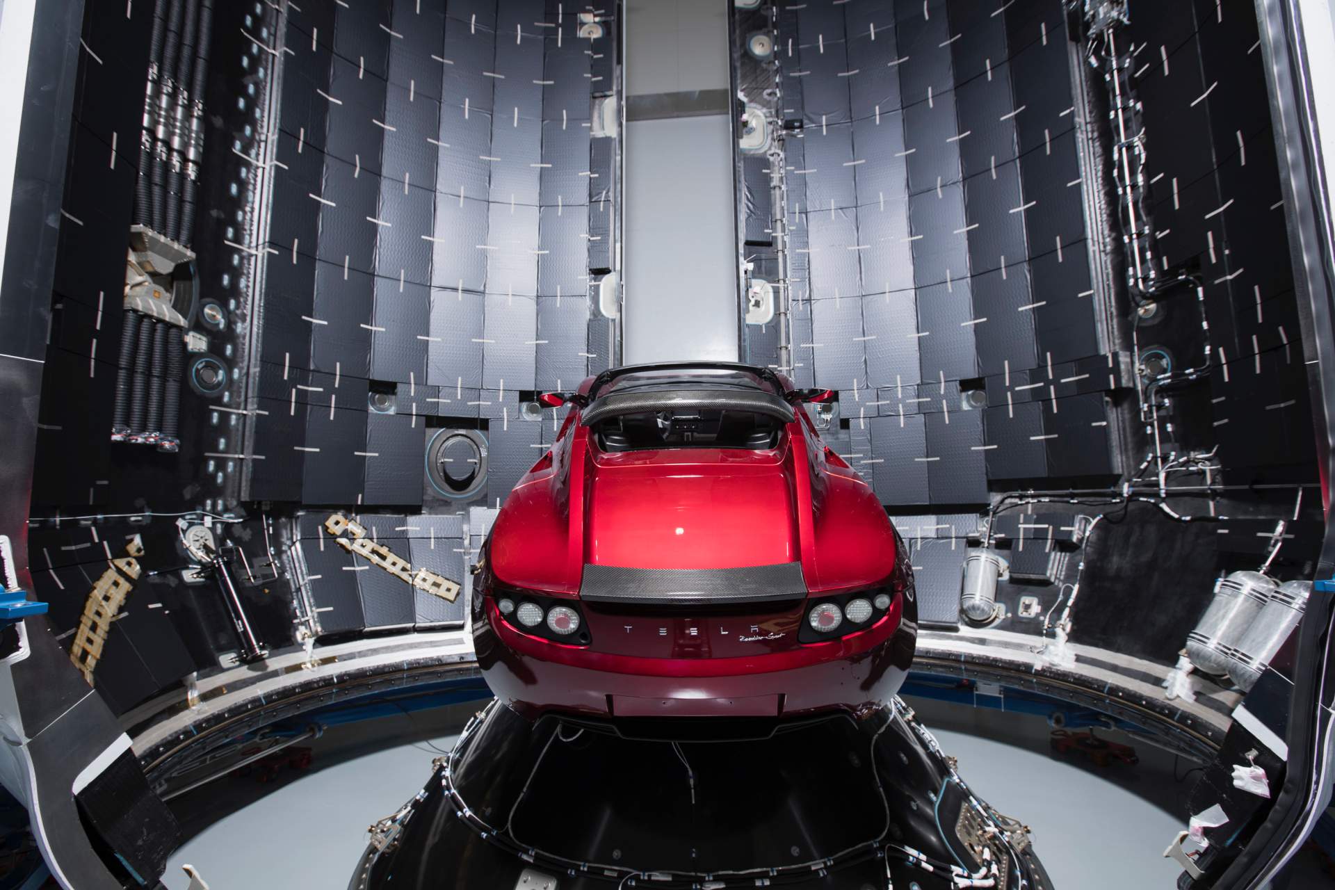 Tesla Roadster space launch 3 Elon Musk’s Tesla Roadster And Starman Now Cruising Past Mars