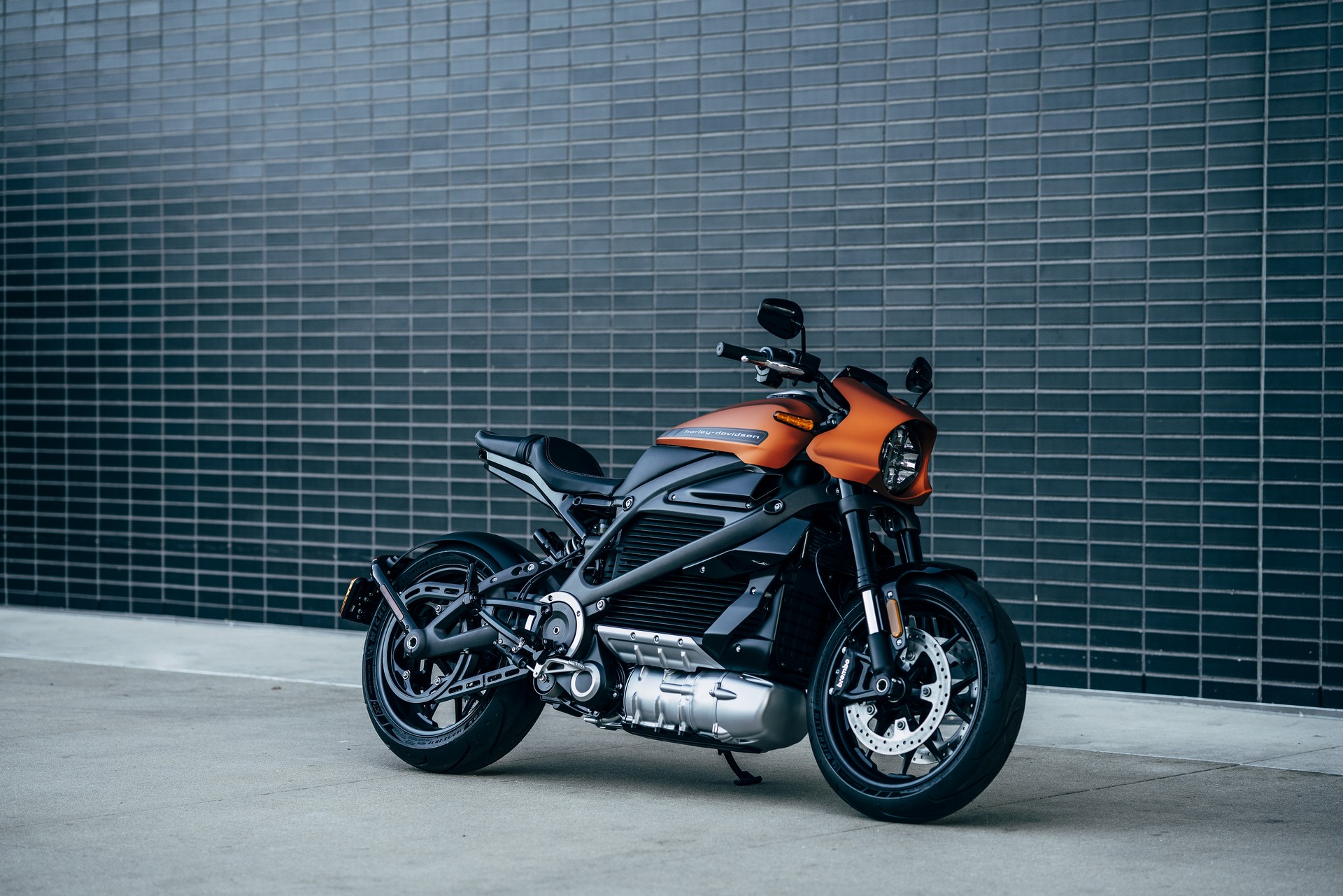 Harley-Davidson LiveWire-20 Harley-Davidson’s Electric LiveWire Bike Has 110 Mile Range, Costs $29,799