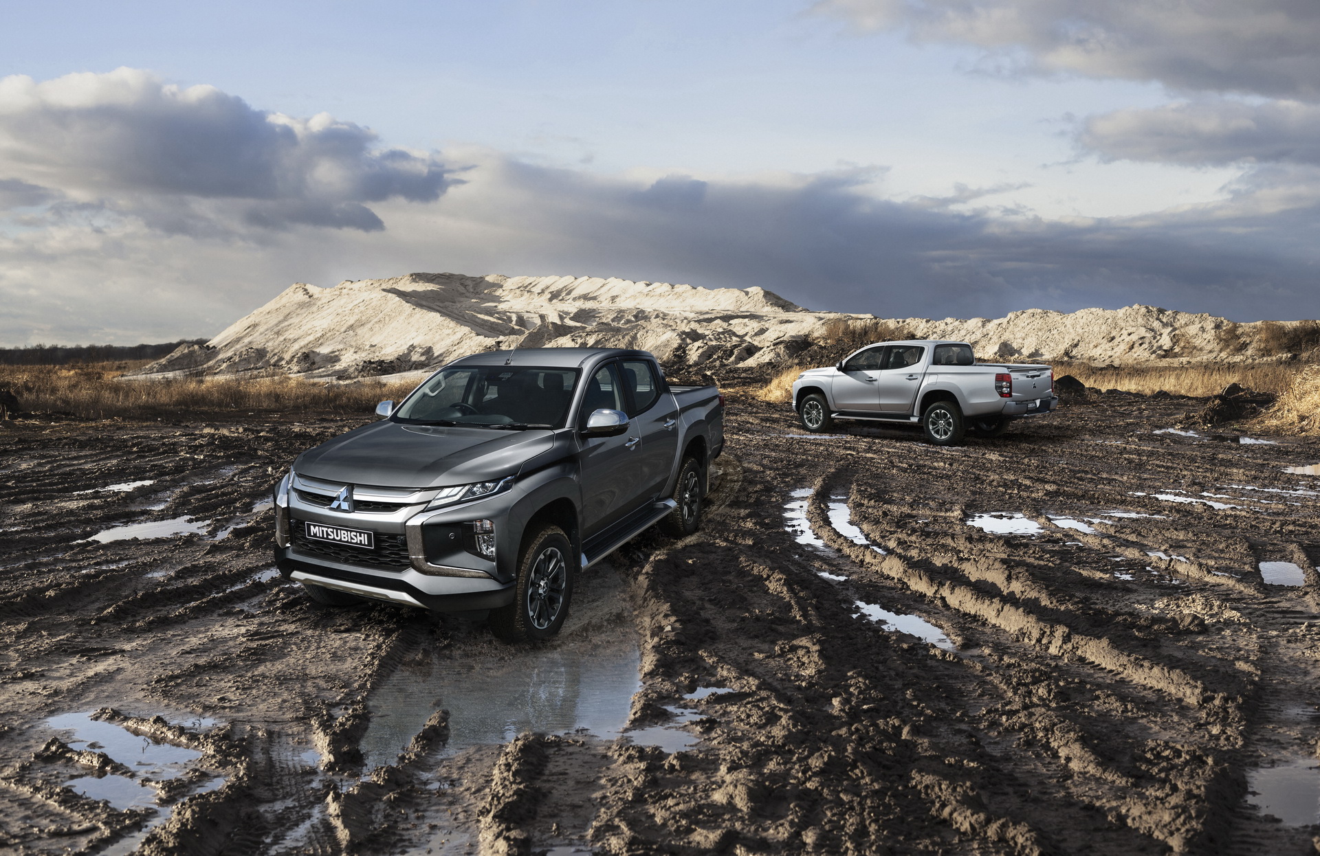 2019 mitsubishi l200 pickup unveiled 3 Updated Mitsubishi L200 Pickup Unveiled With Fresh Styling, Enhanced 4WD System