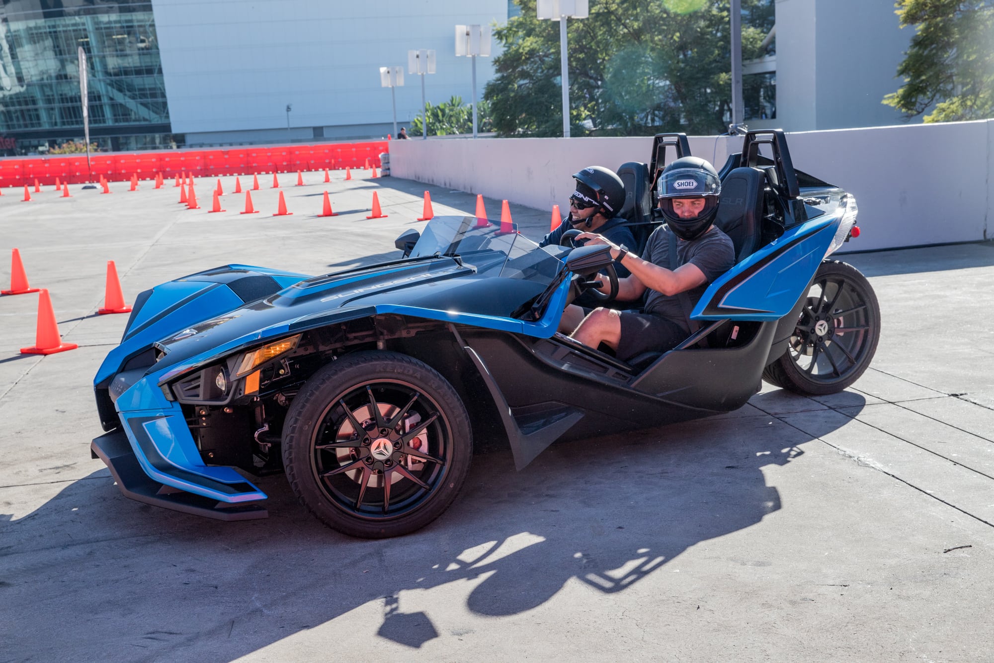 2019 polaris slingshot la show 36 2019 Polaris Slingshot Entertains Visitors At AutoMobility LA