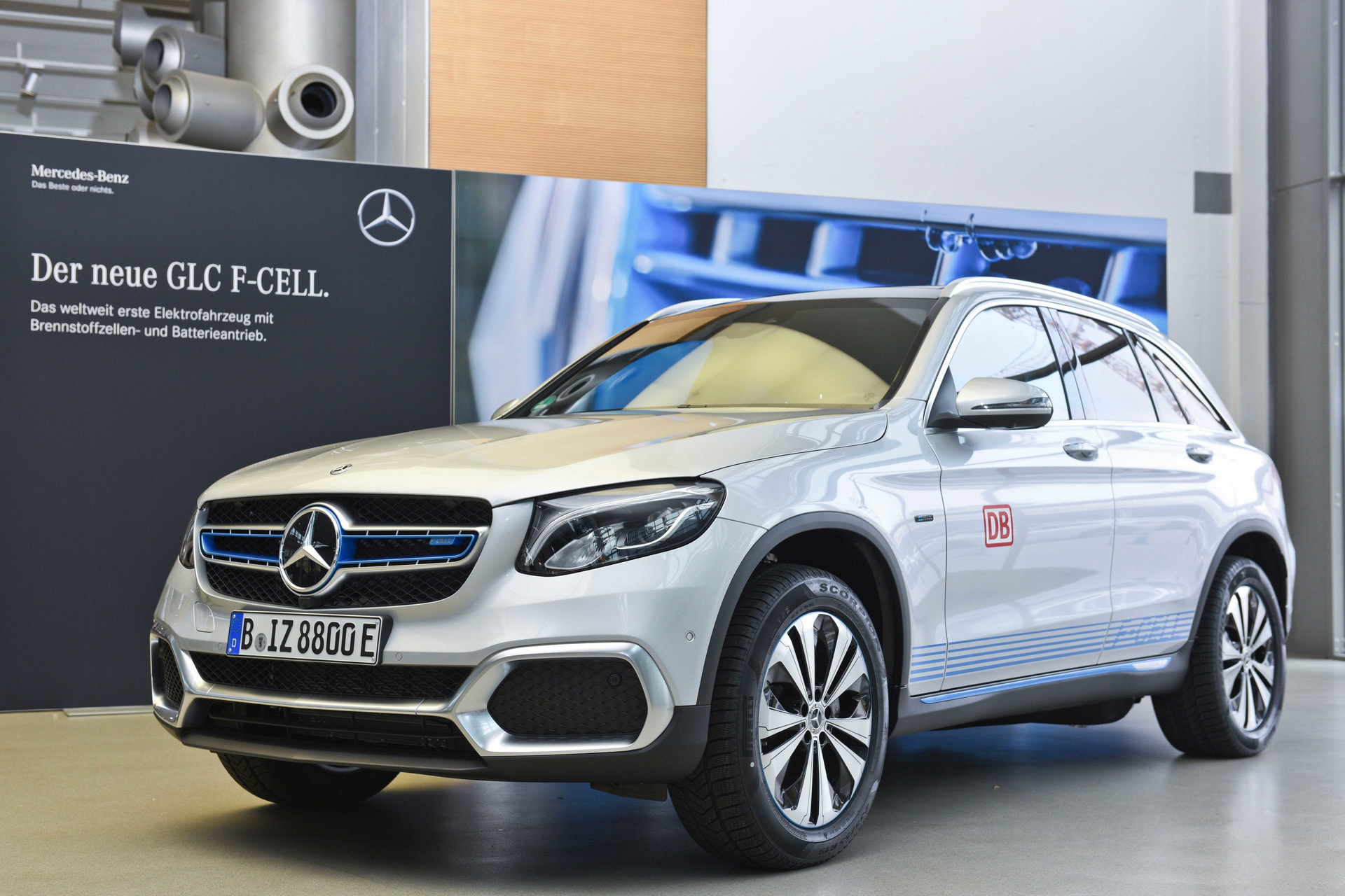 2019-Mercedes-GLC-FCell-12 New Mercedes GLC F-Cell Is The World’s First Plug-In Hybrid That Can Run On Hydrogen