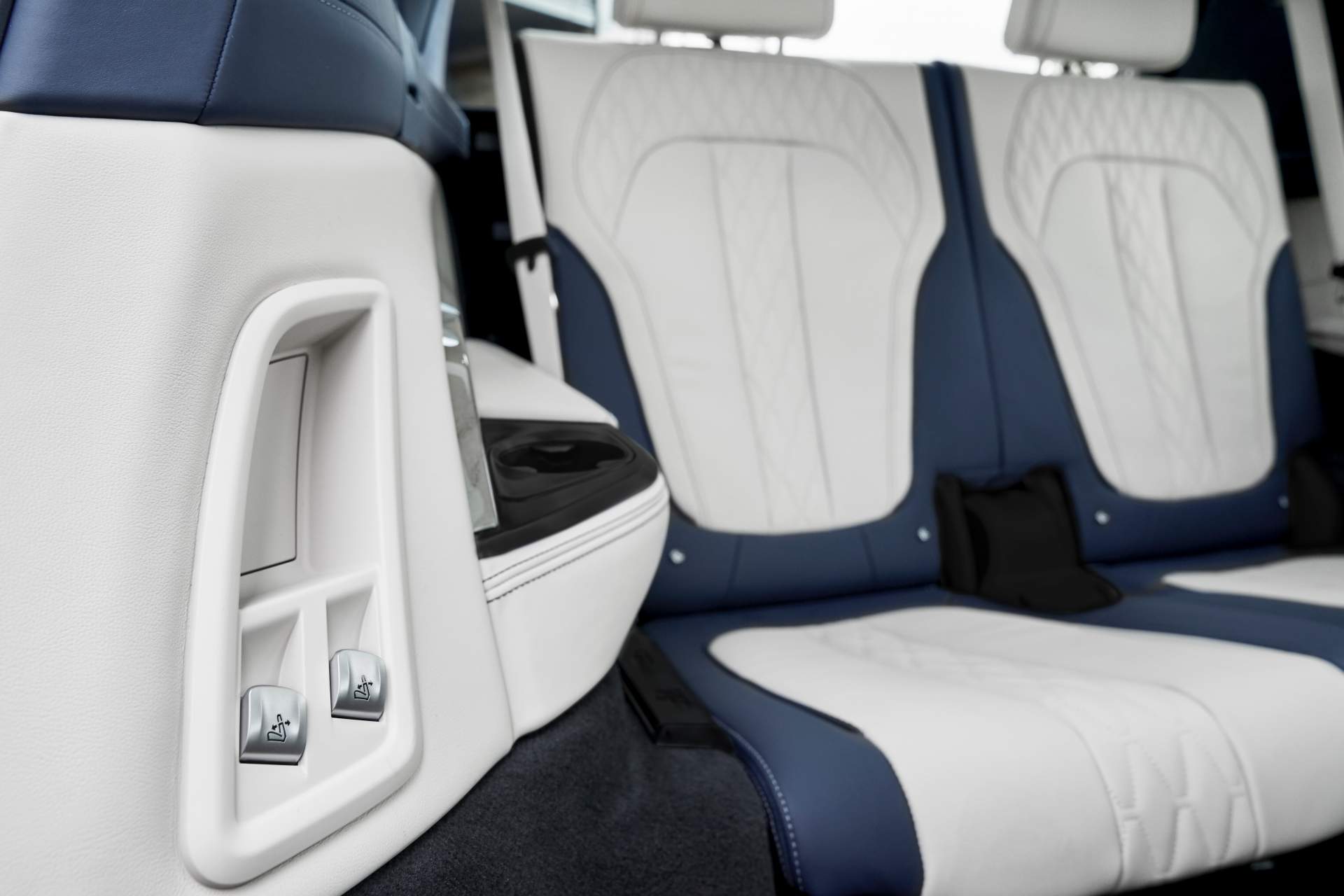 2019 BMW X7 7 The New BMW X7 Is So Big It Barely Fits In The Photos