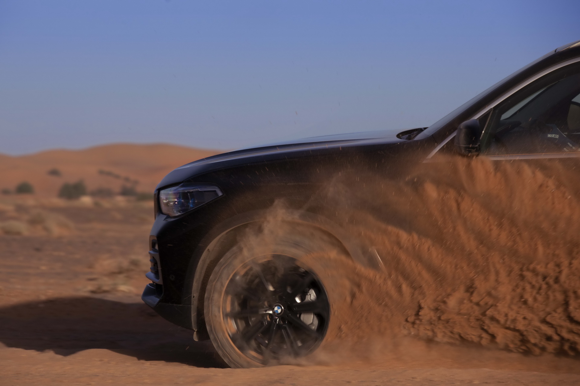 bmw x5 monza circuit sahara 44 BMW Recreates Monza Track In The Sahara, Unleashes New X5