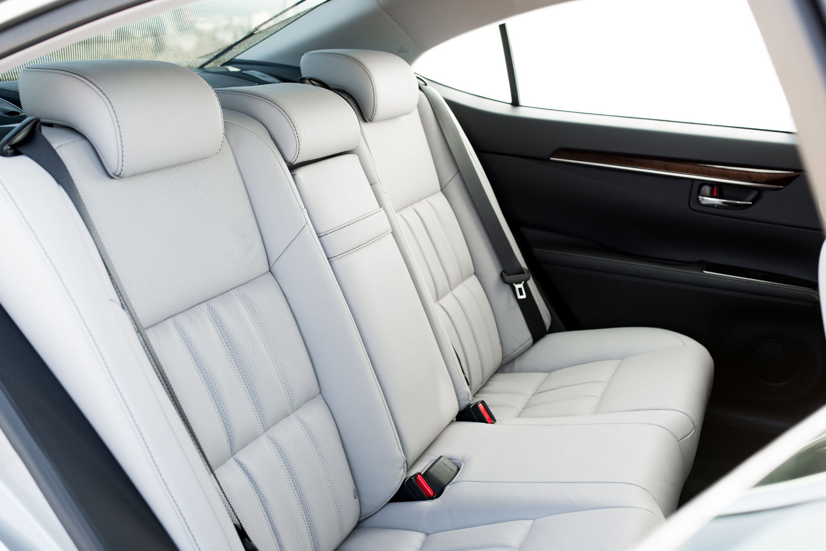 2016 lexus es 12 Judge Awards Family $208M Compensation For Injuries Sustained In Lexus Crash