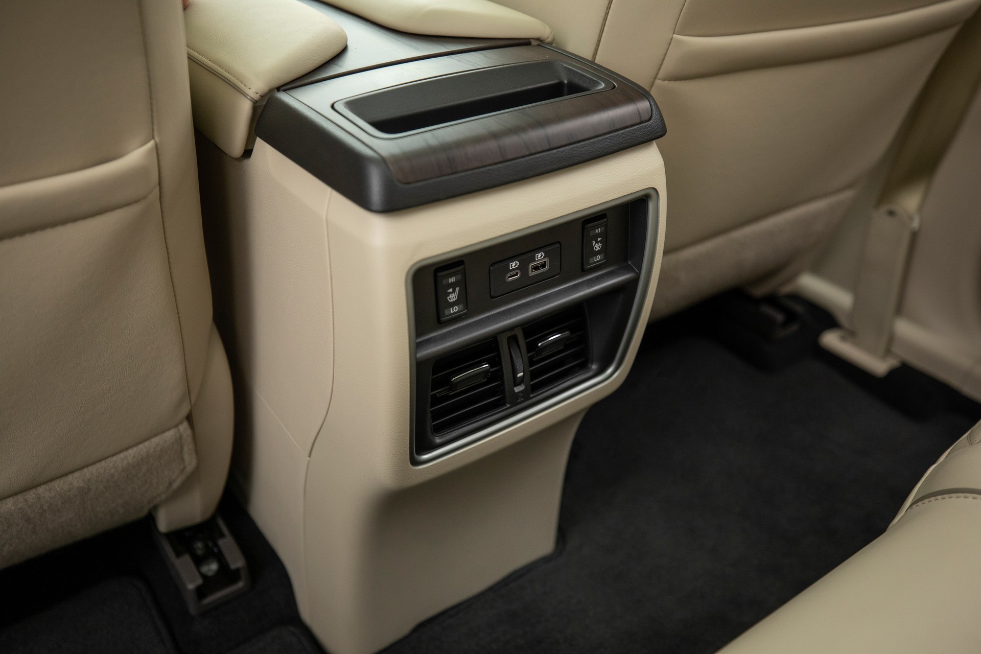 2019 Nissan Murano-23 2019 Nissan Murano Facelift Brings Classier Looks And Updated Tech