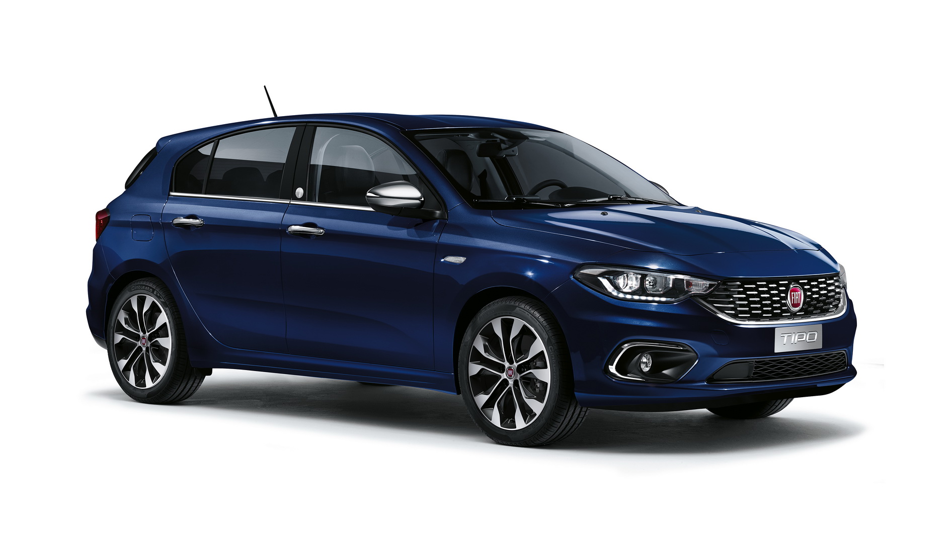 2019 fiat tipo mirror 2 Fiat Tipo Range Enhanced With Mirror And Street Versions