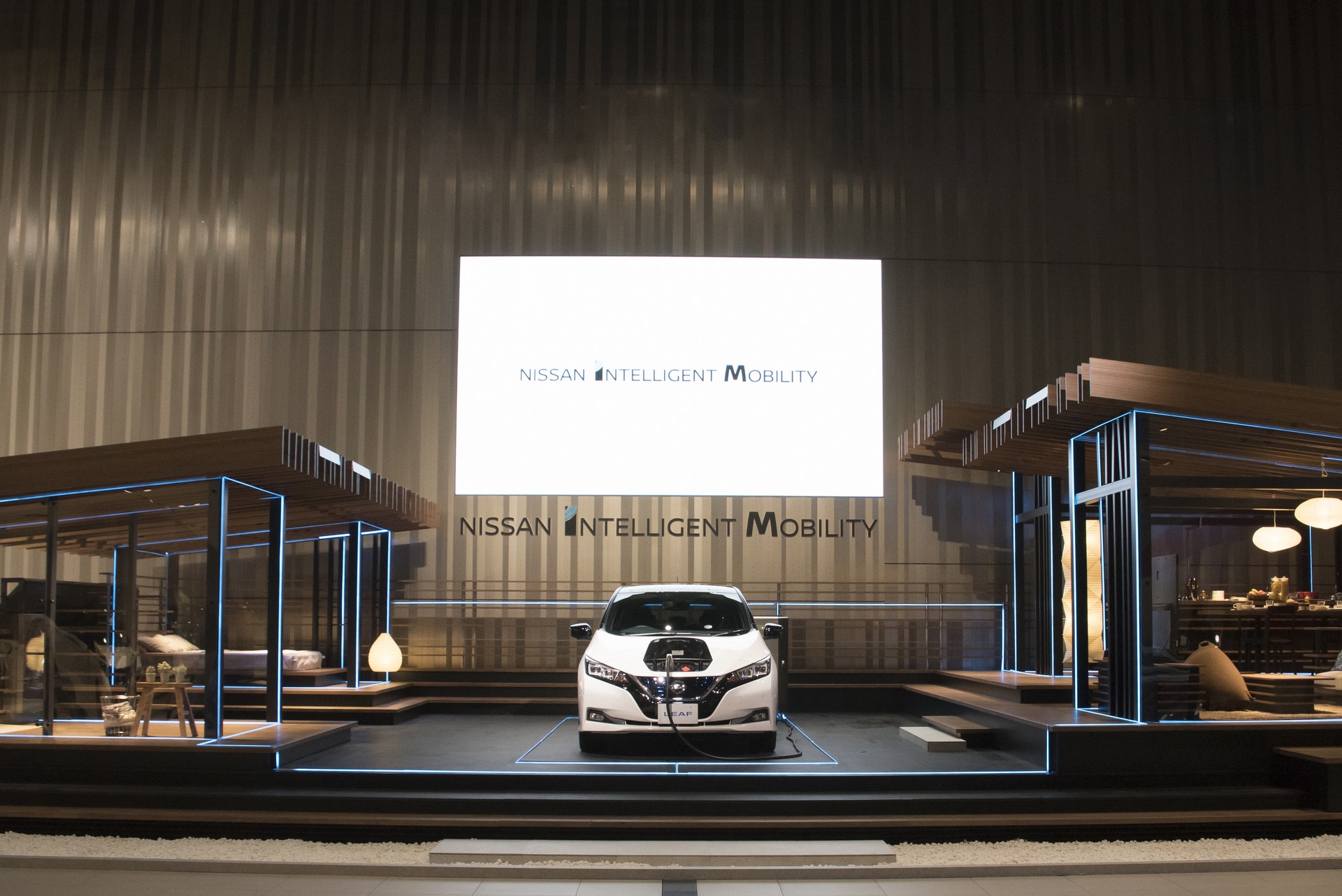 Nissan-Energy-2 Nissan Wants To Turn EVs Into Mobile Battery Packs, Introduces Leaf-Powered Home