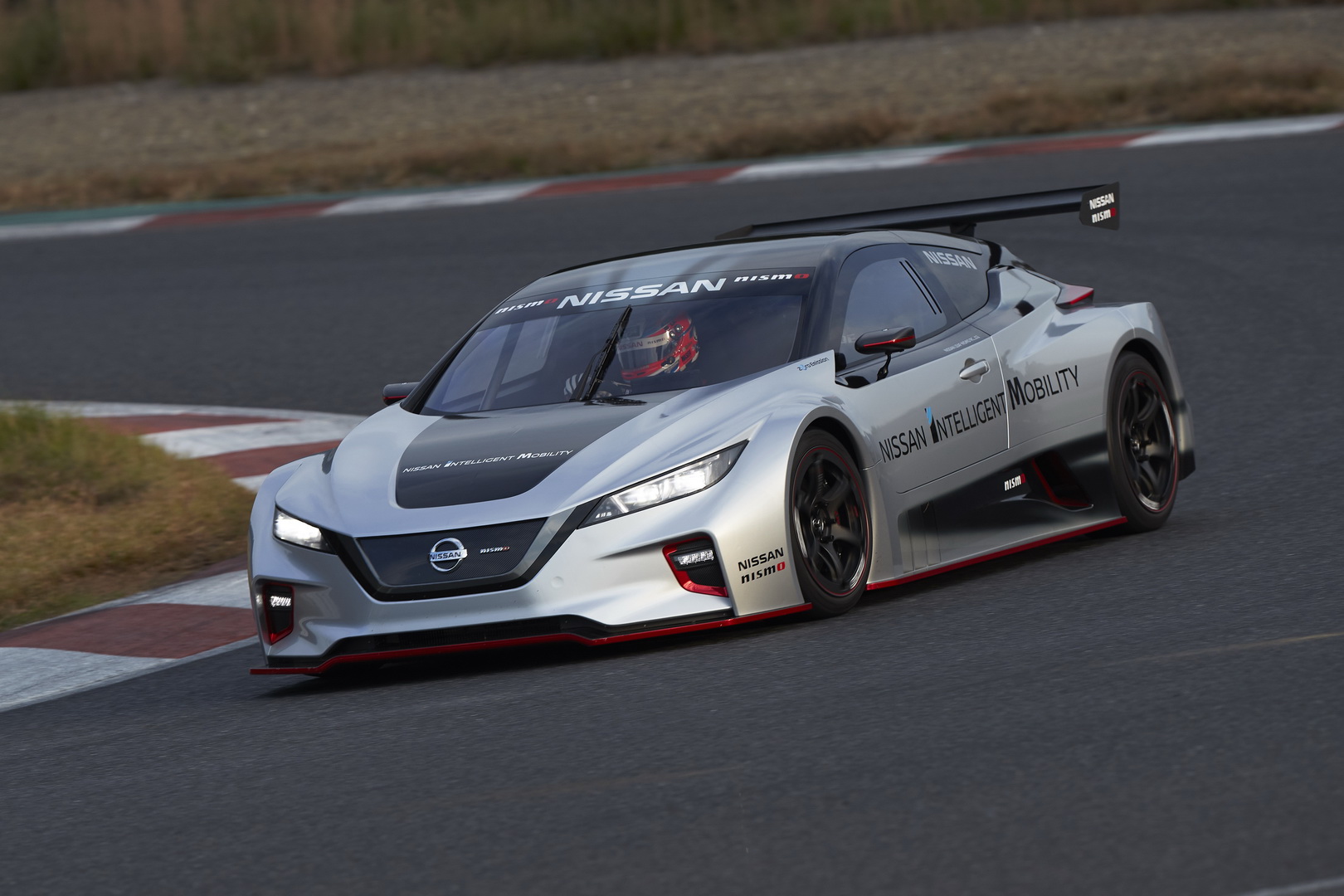2018 LEAF NISMO RC 15 New Nissan Leaf Nismo RC Debuts With Carbon Monocoque, 322HP