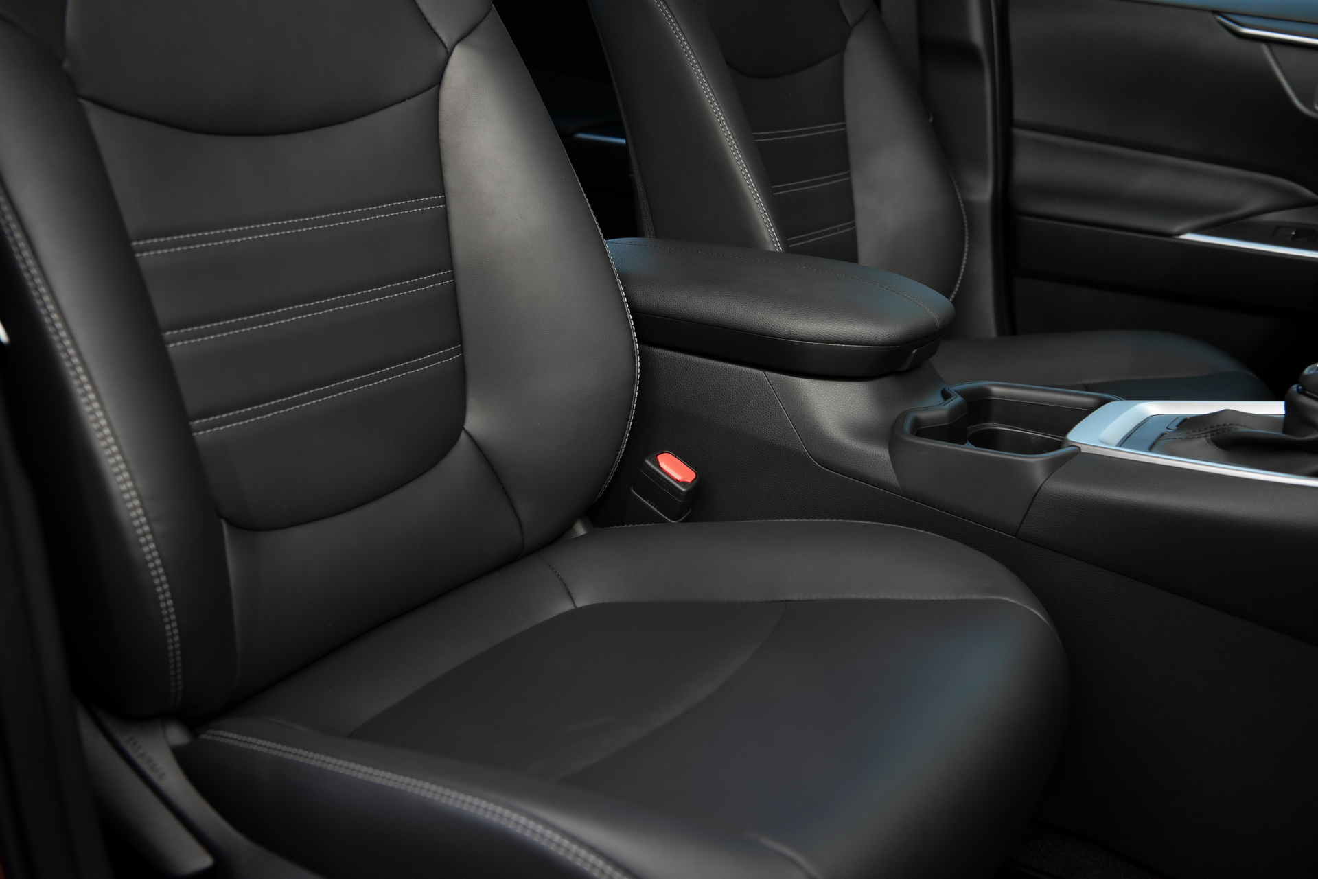 2019-Toyota-RAV4-27 2019 Toyota RAV4 Starts From $26,545: All The Details On Prices, Grades And Equipment