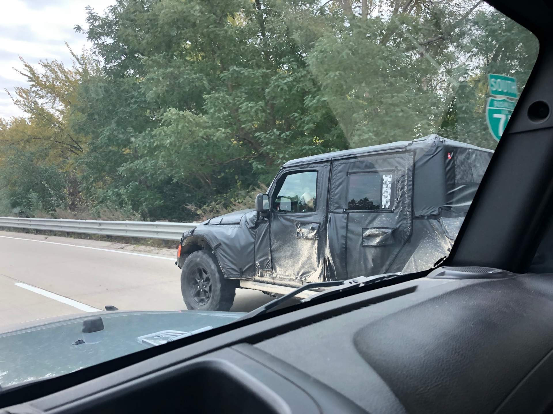 2019 Jeep Scrambler (JT) spy shots 8 2019 Jeep Scrambler’s LA Auto Show Debut Confirmed As Sightings Continue