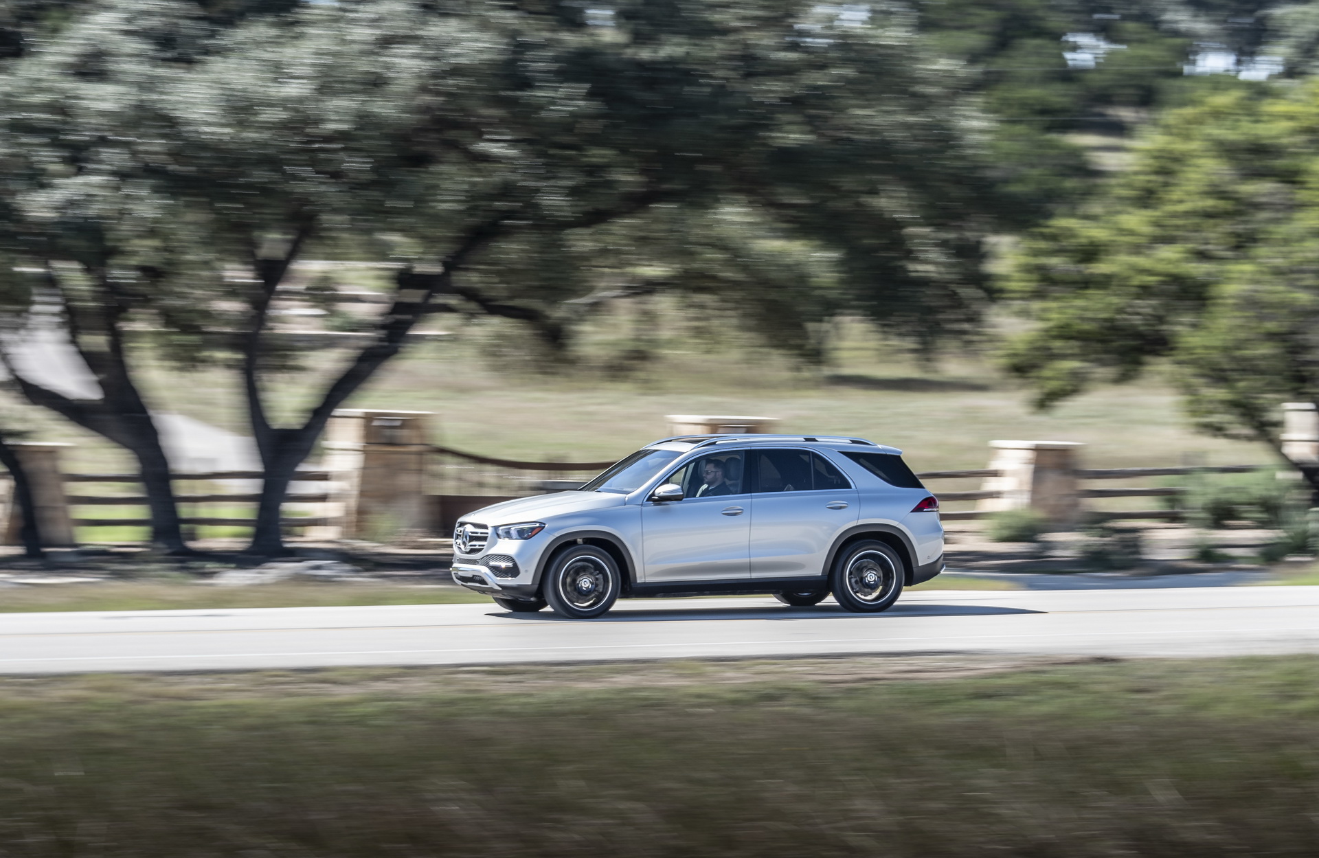 2019-Mercedes-GLE-17 2019 Mercedes GLE Detailed: More Tech, More Space, More Everything