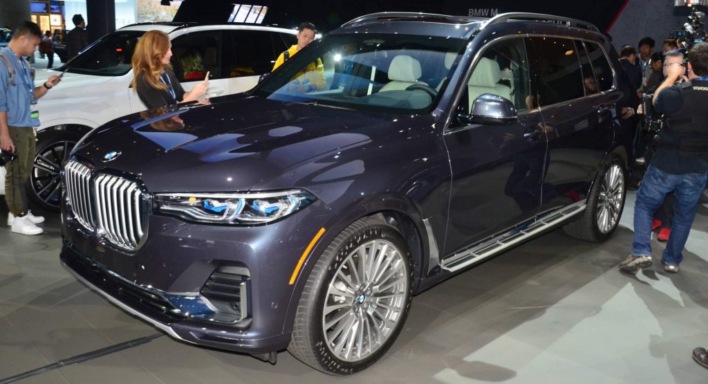 BMW X7 The New BMW X7 Is So Big It Barely Fits In The Photos