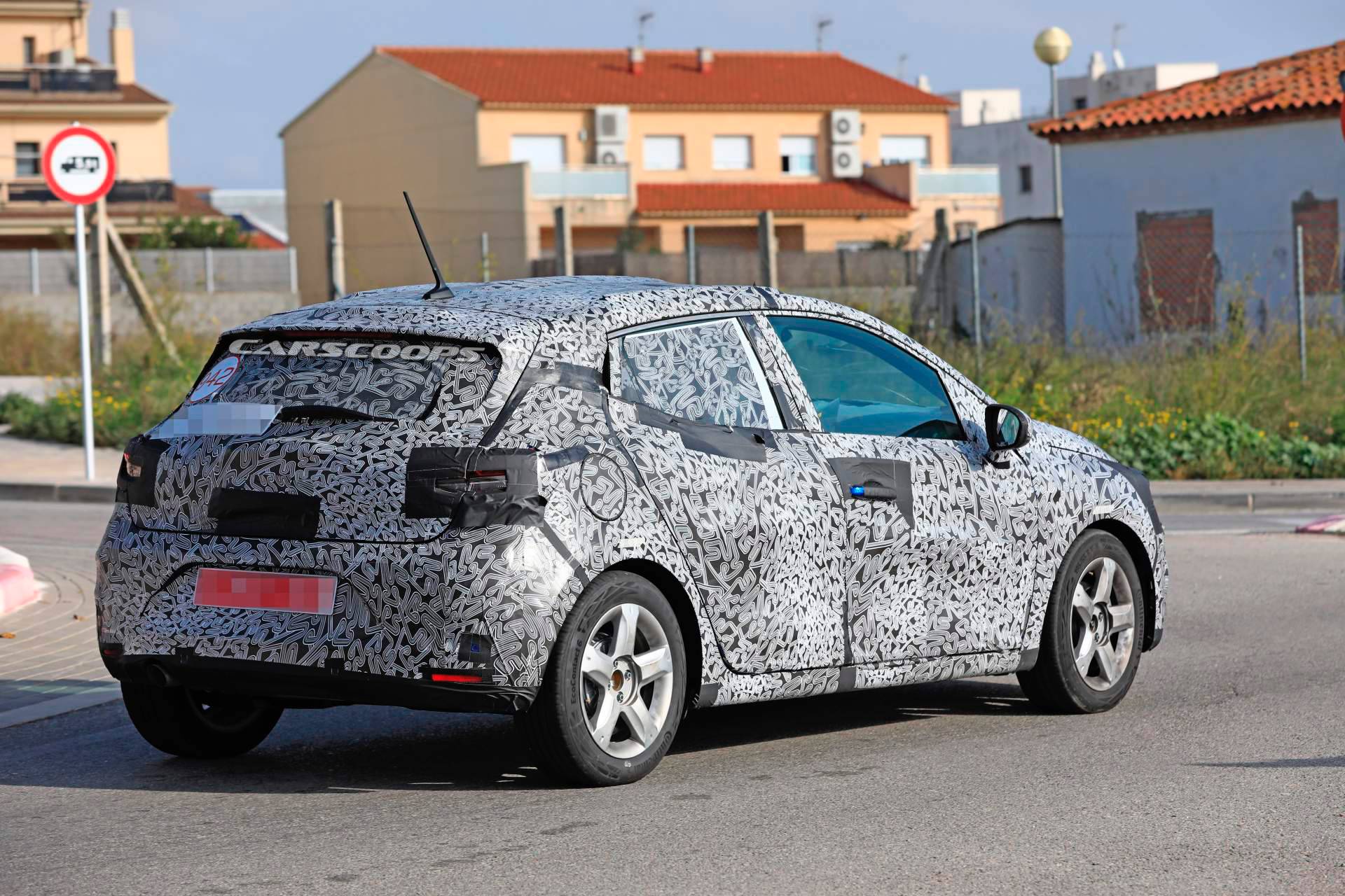 2019 Renault Clio spy shots 9 2019 Renault Clio Spied Looking More Familiar As It Drops Padded Camo