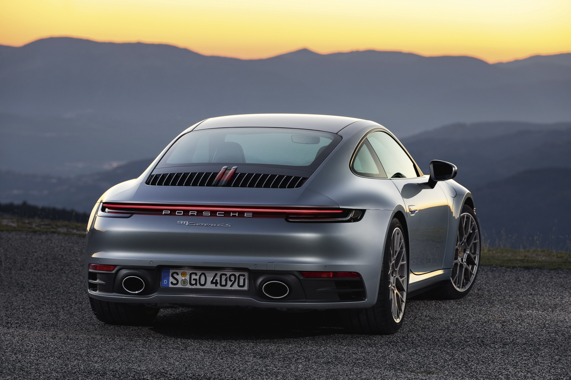 Porsche 911 (992) 2020 Porsche 911 Is New And More Powerful, But Oh, So Familiar