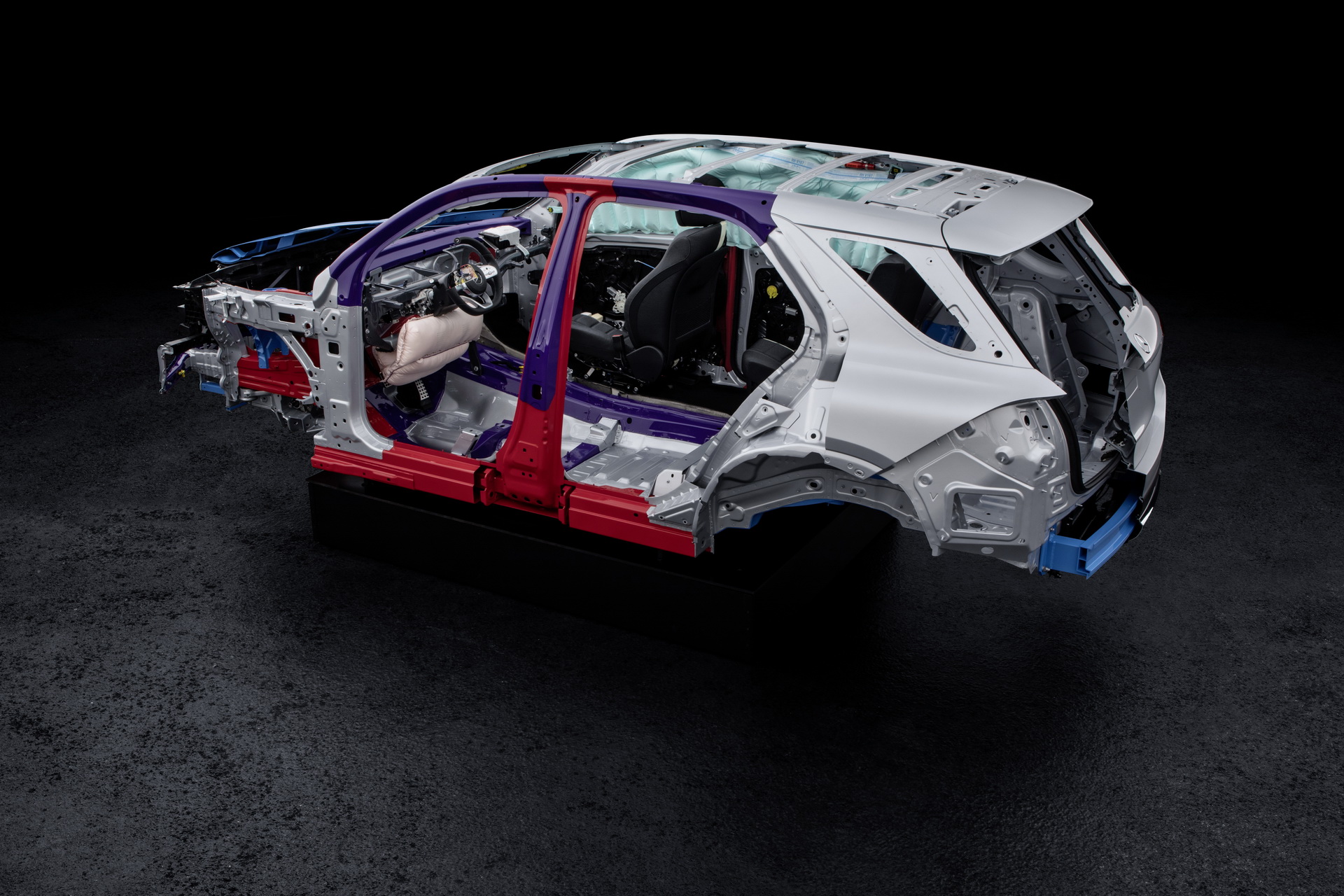 2019-Mercedes-GLE-119 2019 Mercedes GLE Detailed: More Tech, More Space, More Everything