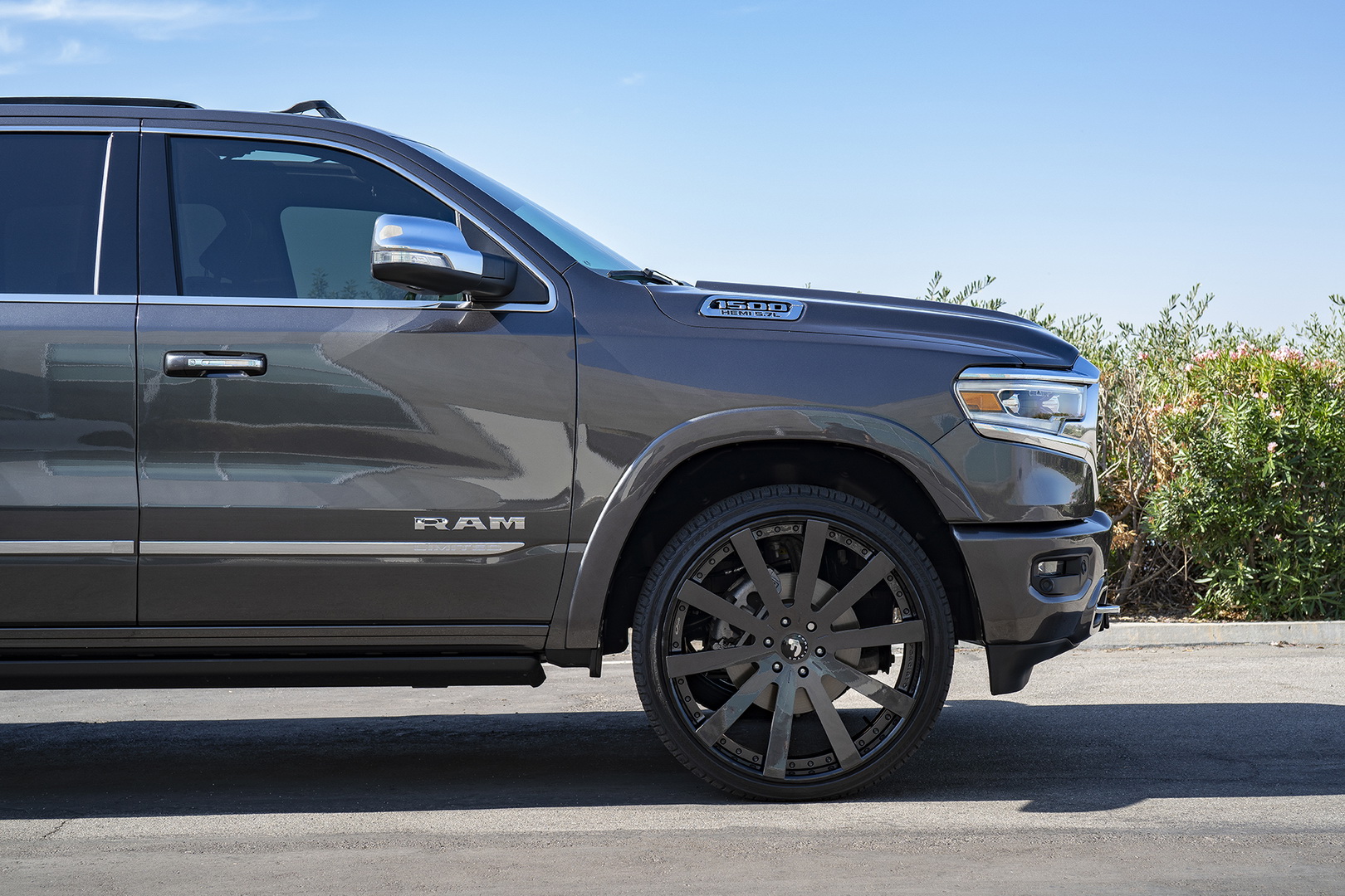 2019 ram 1500 shaq forgiato 5 Shaq Buys New RAM 1500, Has It Fitted With 26-In Wheels