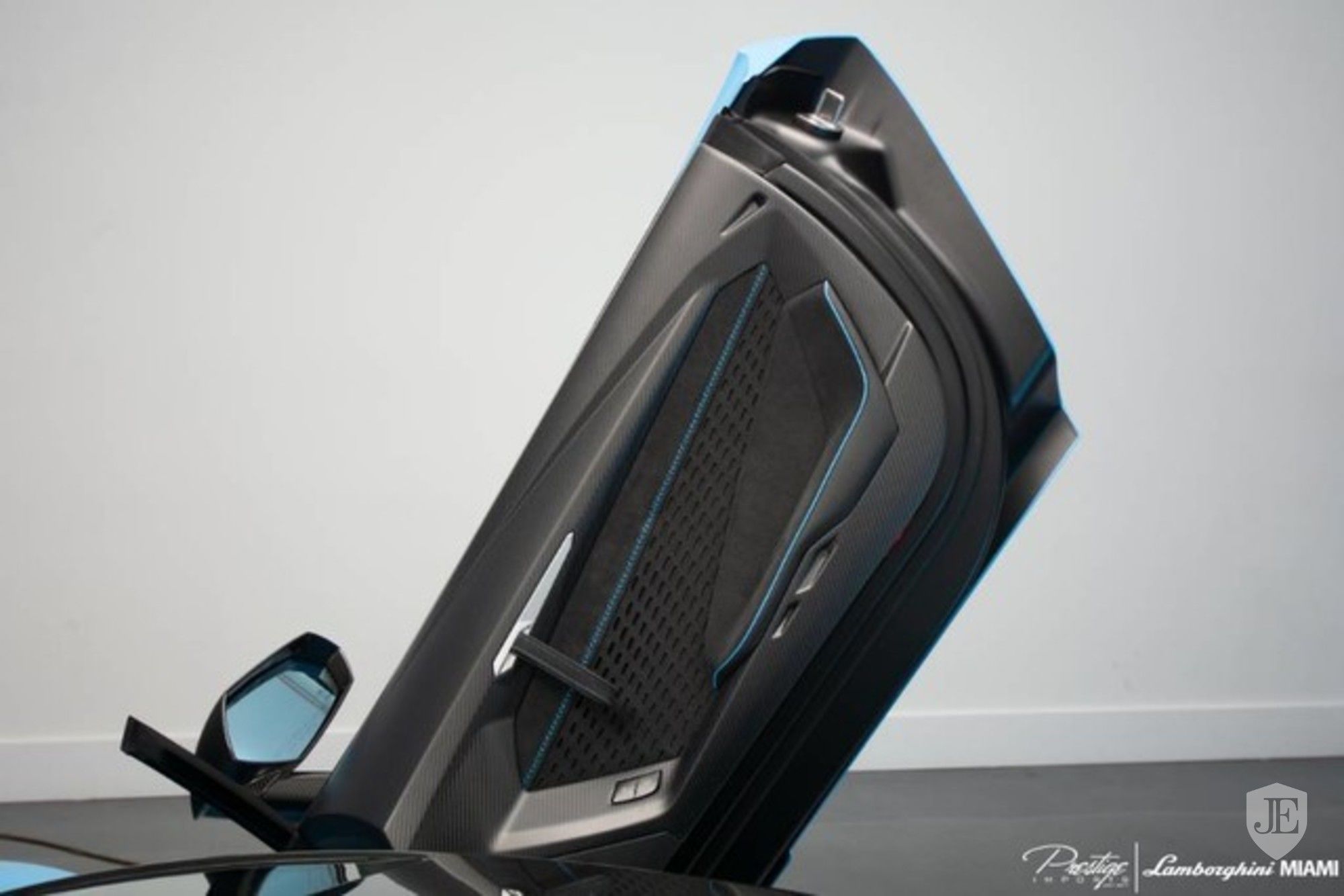 Lamborghini-Centenario-16 Who Fancies A Bright Blue Lamborghini Centenario?