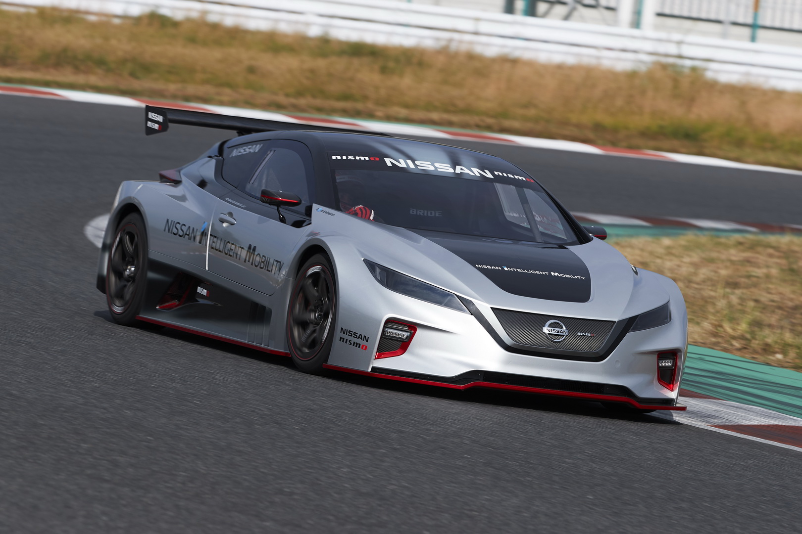 2018 LEAF NISMO RC 8 New Nissan Leaf Nismo RC Debuts With Carbon Monocoque, 322HP