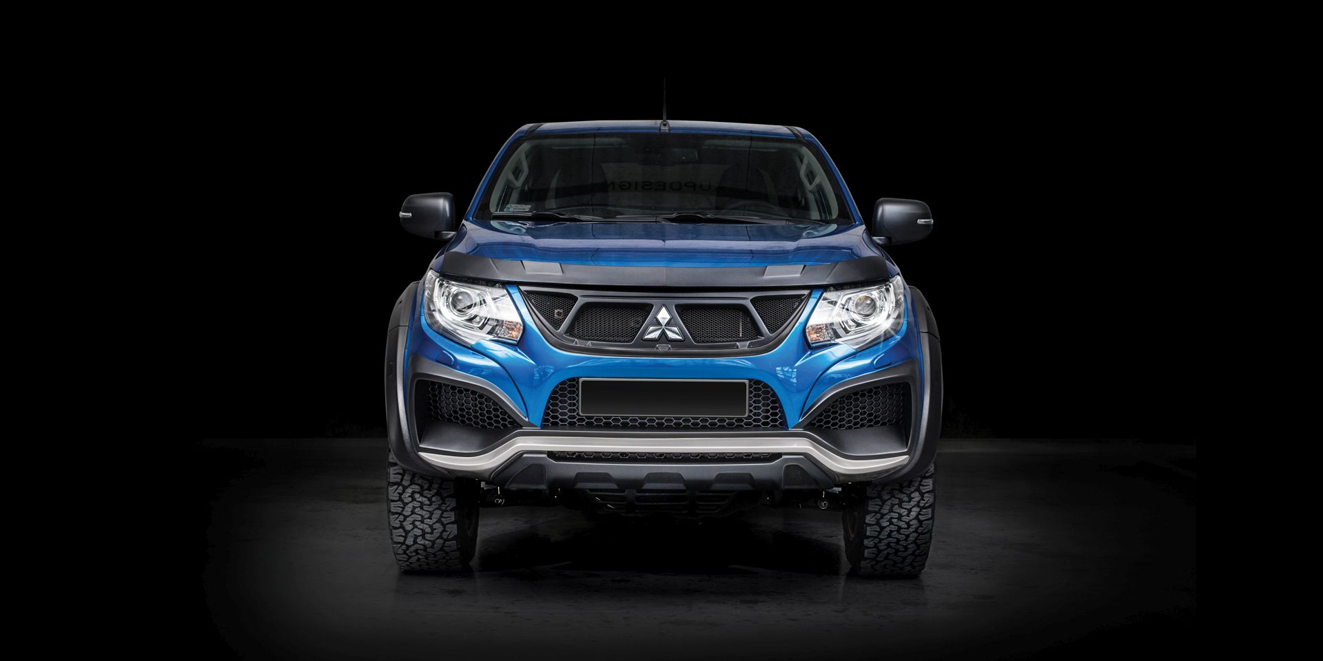 mitsubishi l200 lucky pickup design tuning 2 Mitsubishi L200 Lucky: All Work On The Outside, Plusher On The Inside