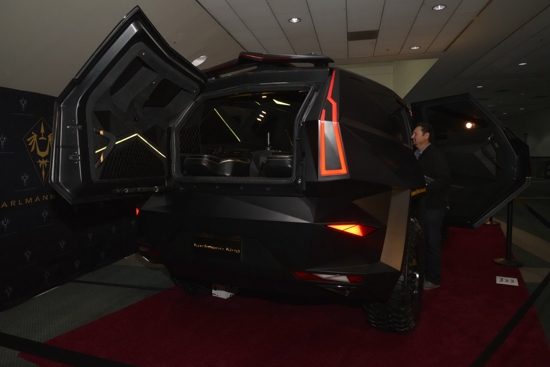 karlmann king la live pics 4 Karlmann King Luxury Truck Is Ready To Put The ‘Gold’ In Golden State