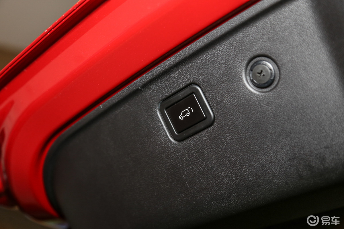 changan cs85 coupe crossover unveiled 63 Changan CS85 Coupe Crossover Looks Like The Lovechild Of A BMW X4 And A VW Touareg