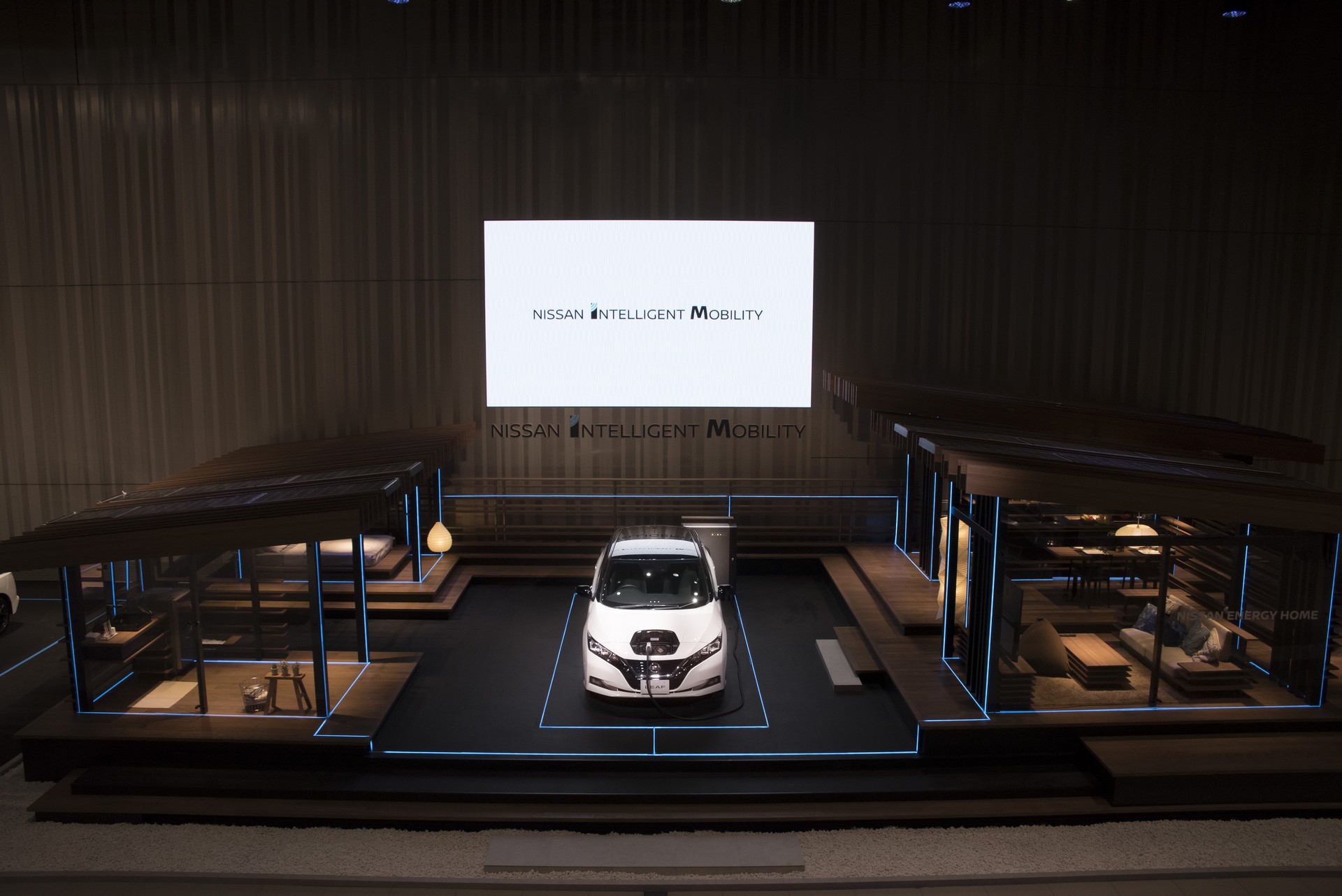 Nissan-Energy-4 Nissan Wants To Turn EVs Into Mobile Battery Packs, Introduces Leaf-Powered Home