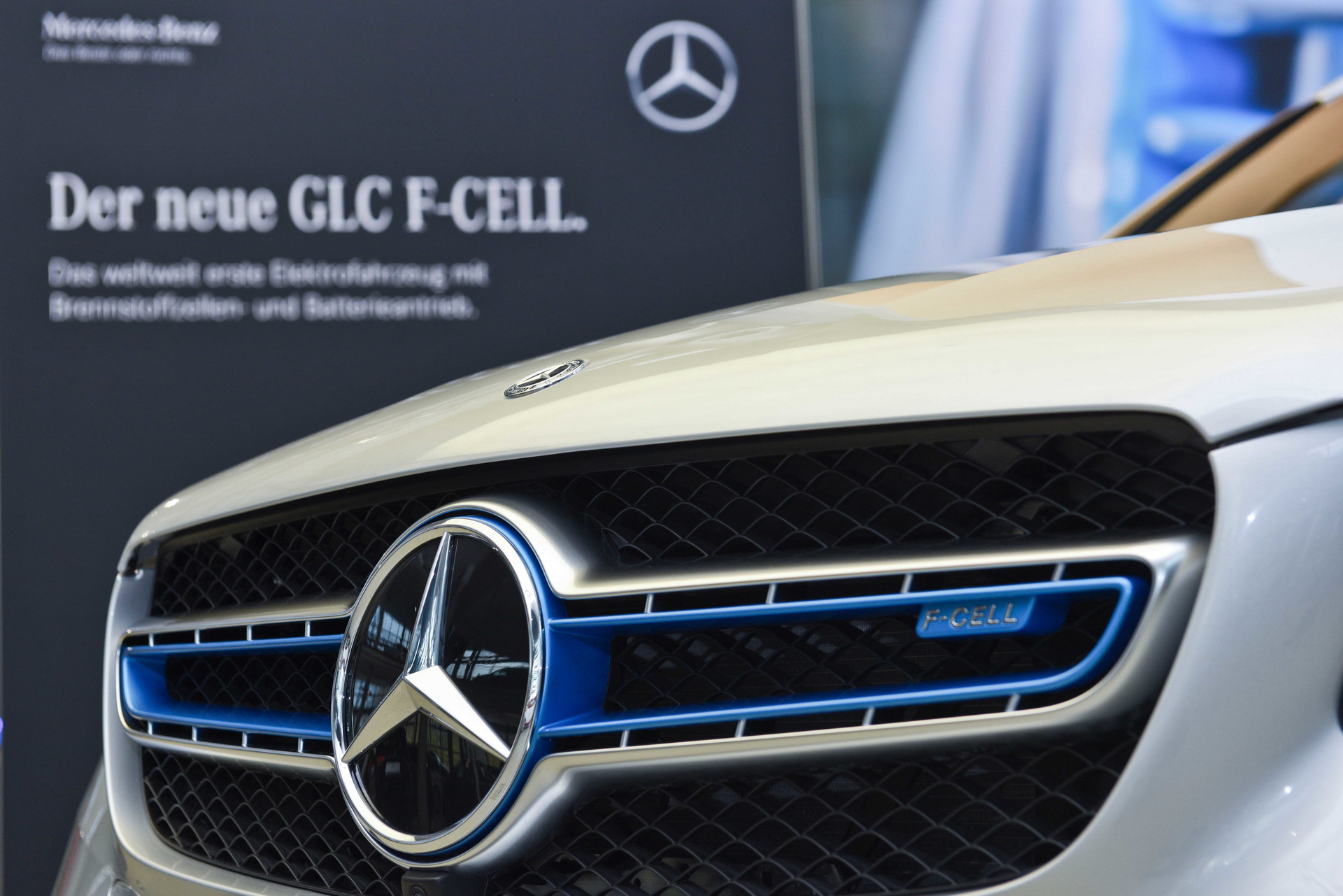 2019-Mercedes-GLC-FCell-09 New Mercedes GLC F-Cell Is The World’s First Plug-In Hybrid That Can Run On Hydrogen