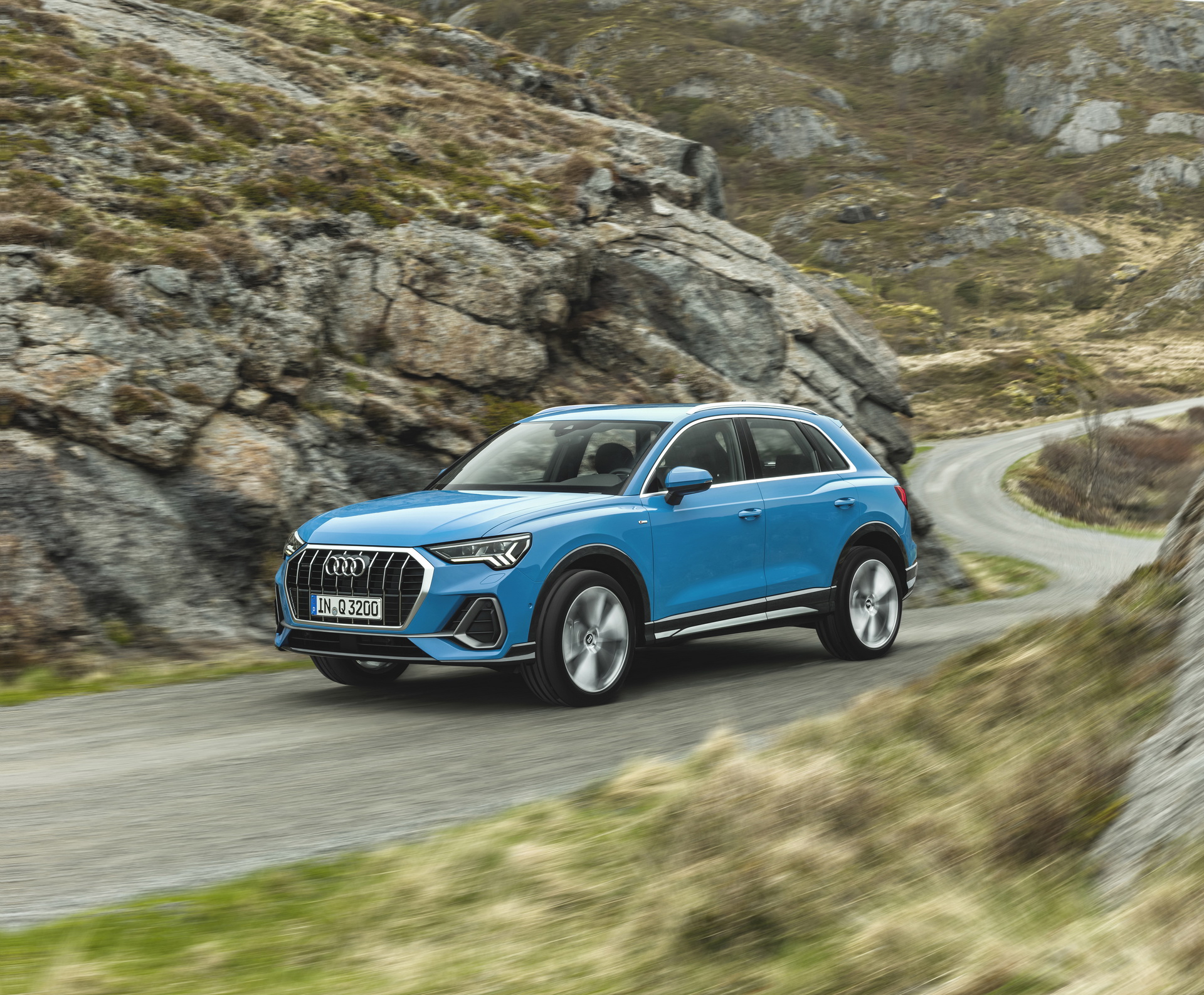 2019-Audi-Q3-43 Audi Adds Four New Powertrain Options To Euro-Spec 2019 Q3 Lineup