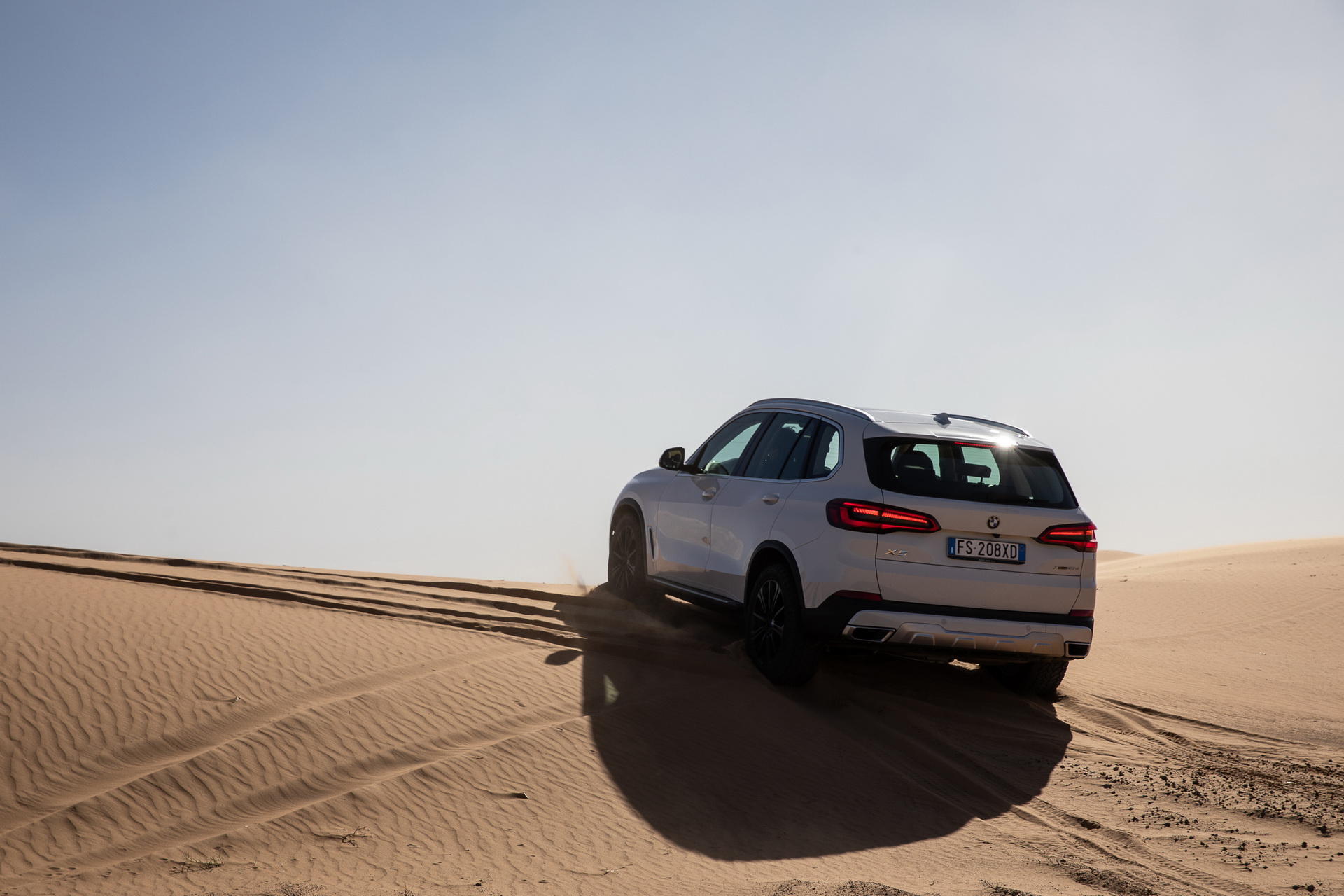 bmw x5 monza circuit sahara 7 BMW Recreates Monza Track In The Sahara, Unleashes New X5