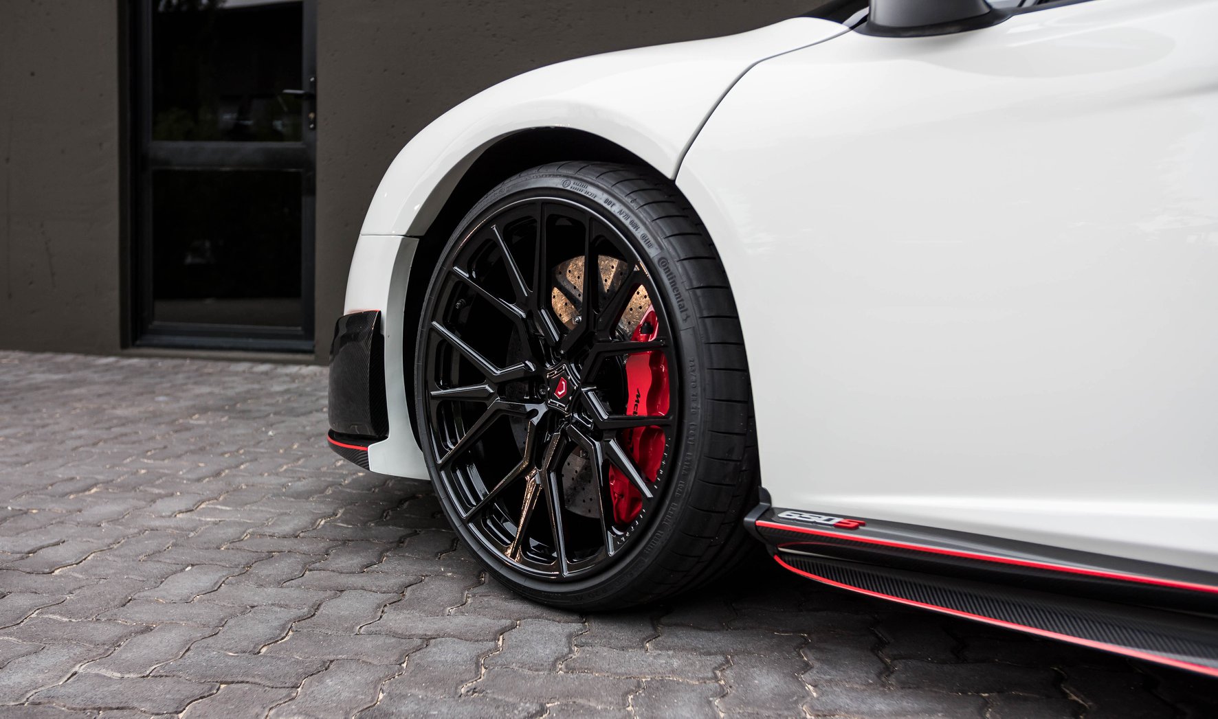 mclaren 650s spider race south africa tuning 10 Tuned McLaren 650S Spider Sports New Alloys, Extra Carbon Fiber Parts