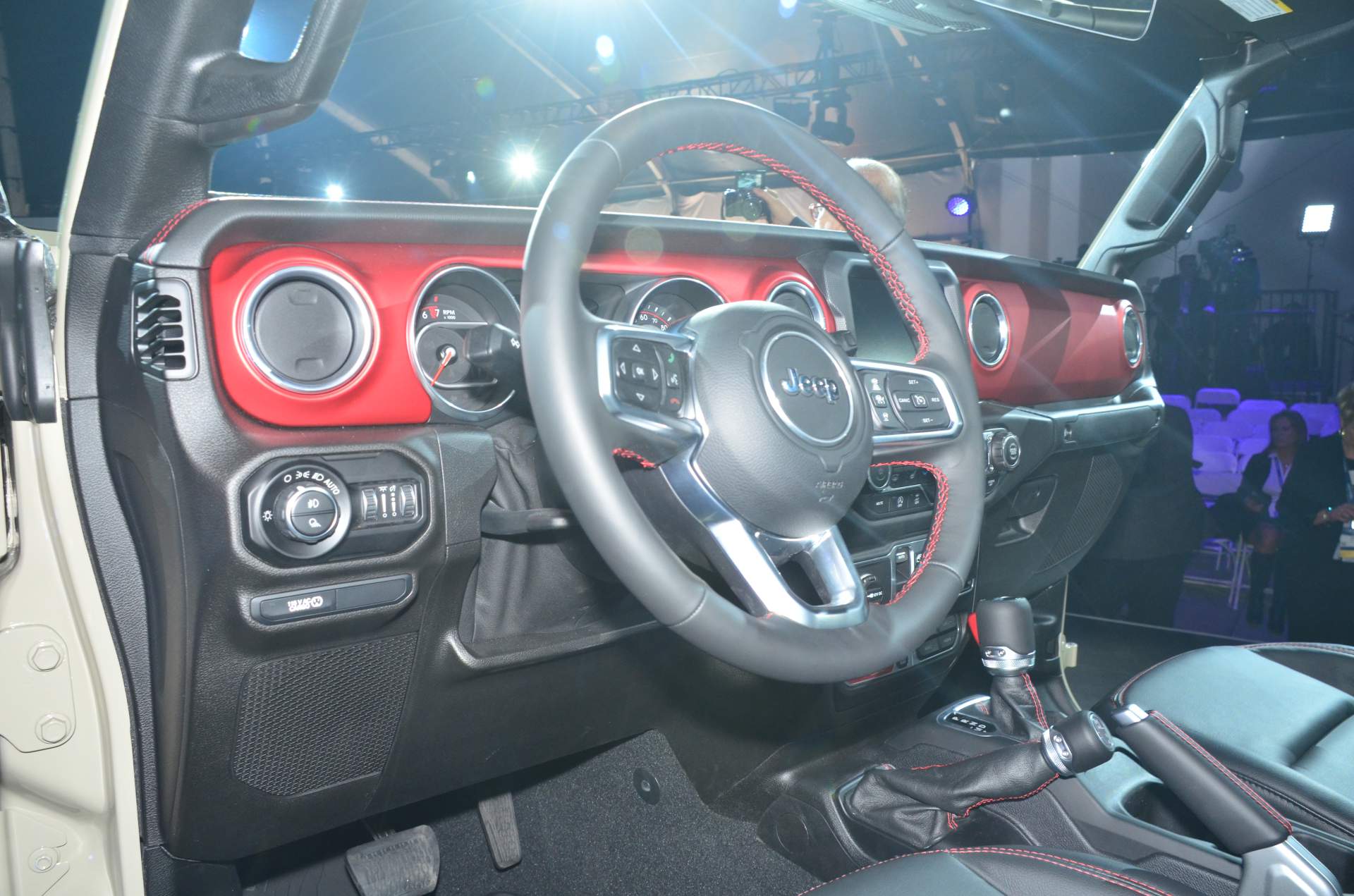 2020 Jeep Gladiator at 2018 LA Auto Show 63 2020 Jeep Gladiator Just Can’t Wait To Tackle Some Off-Road Trails