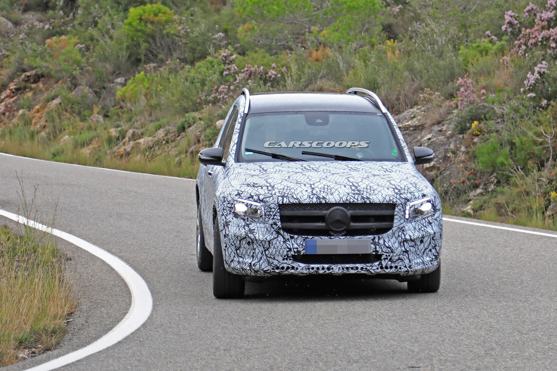 Mercedes-AMG-GLB-35-16 Mercedes-AMG GLB 35 Caught Testing Its 301 HP Turbo Four Engine