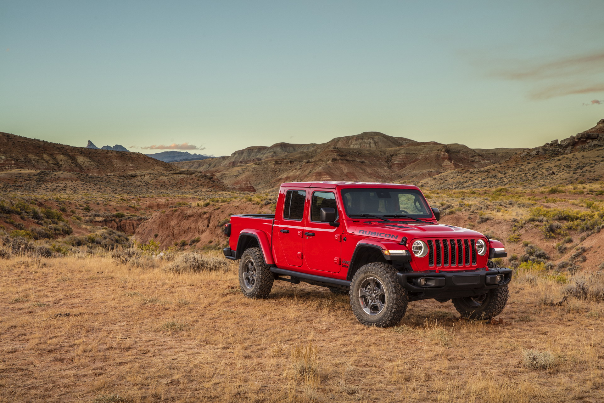 2020 Jeep Gladiator Truck 11 2020 Jeep Gladiator Just Can’t Wait To Tackle Some Off-Road Trails