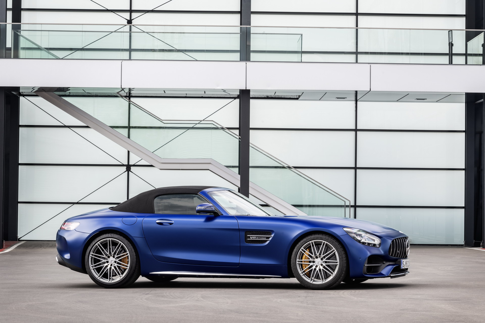 2020 Mercedes-AMG GT and AMG GT R PRO 27 2020 Mercedes-AMG GT R Pro Headlines Updated 2-Door GT Family