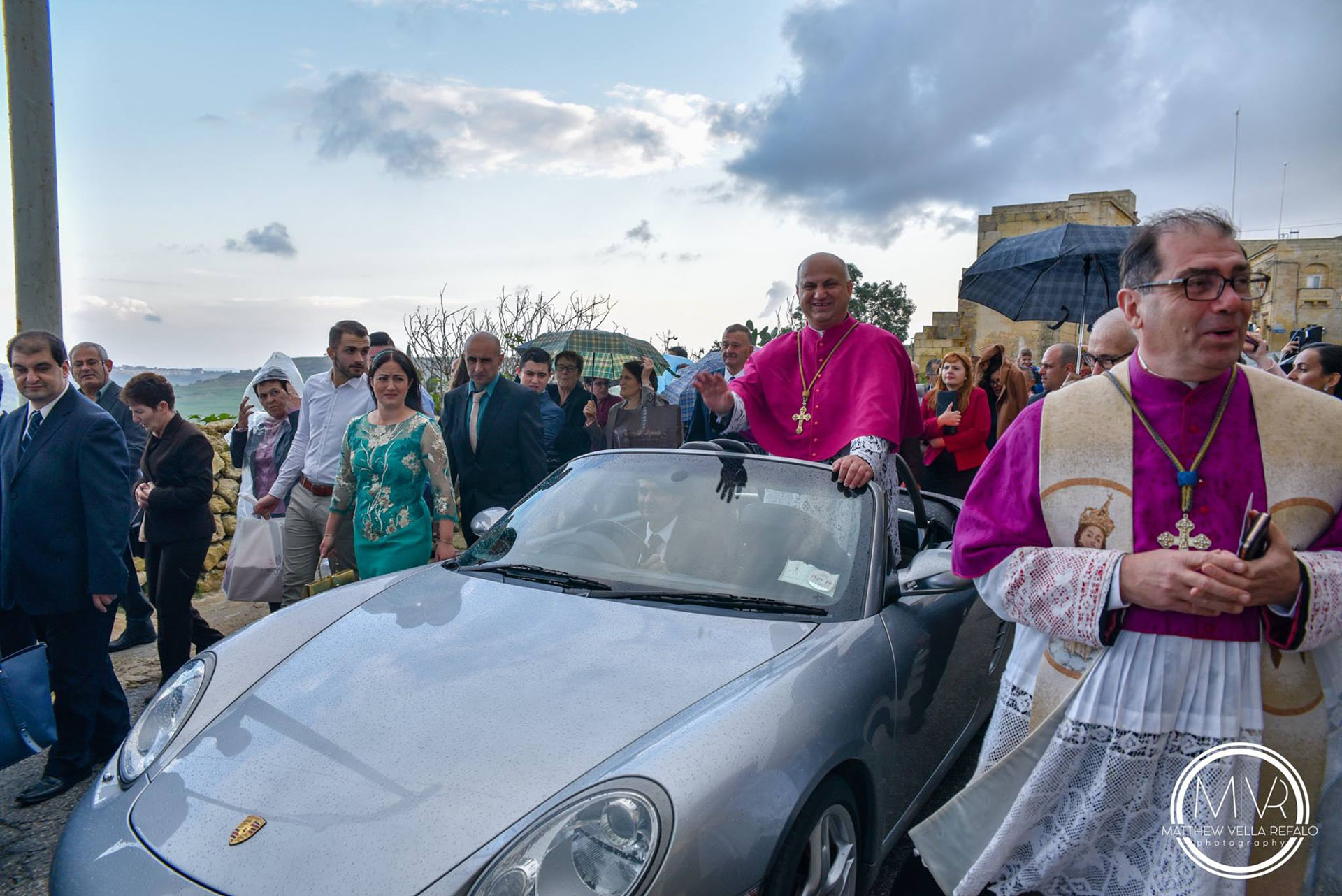 malta-priest-porsche-07 50 Kids Pull Priest In A Porsche Through The Streets Of Malta