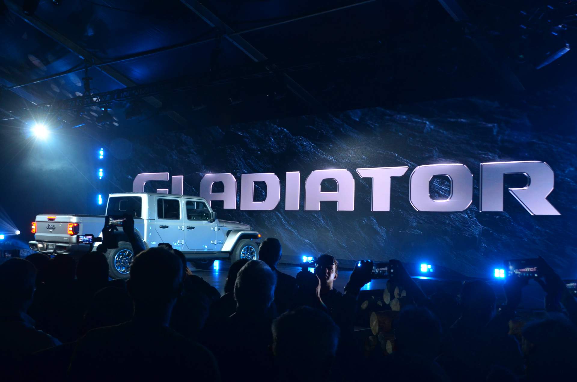 2020 Jeep Gladiator at 2018 LA Auto Show 23 2020 Jeep Gladiator Just Can’t Wait To Tackle Some Off-Road Trails