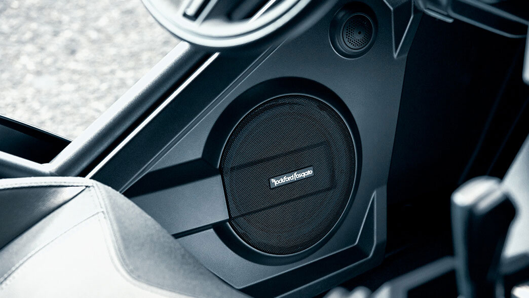 2019 polaris slingshot la show 4 2019 Polaris Slingshot Entertains Visitors At AutoMobility LA