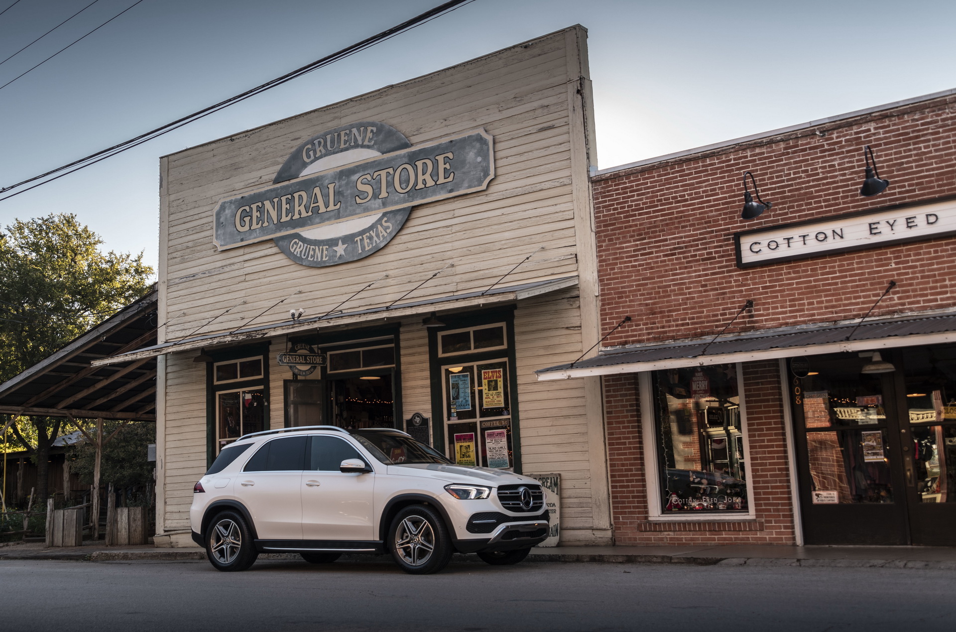 2019-Mercedes-GLE-35 2019 Mercedes GLE Detailed: More Tech, More Space, More Everything