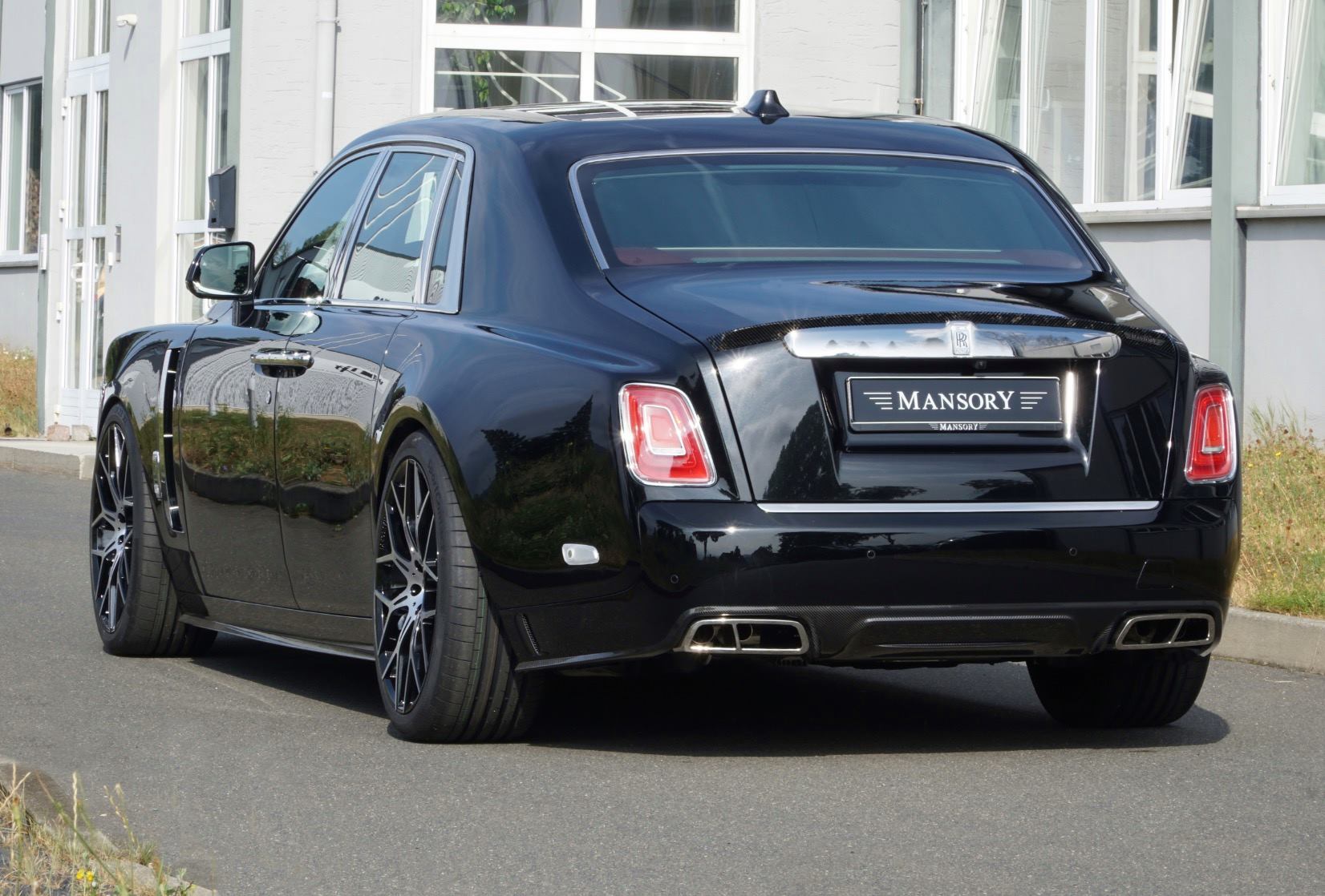 mansory rolls royce phantom allnew 17 Mansory’s Take On The New Rolls-Royce Phantom Offers More Luxury, 602 HP