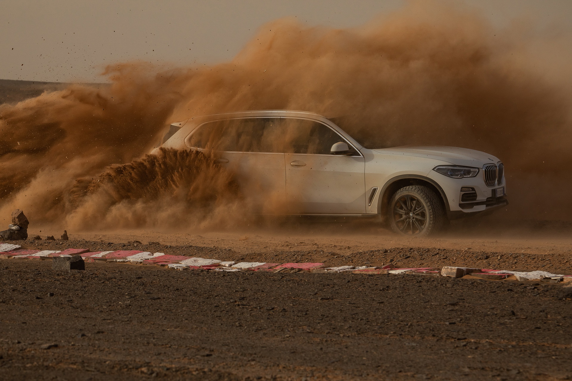 bmw x5 monza circuit sahara 23 BMW Recreates Monza Track In The Sahara, Unleashes New X5