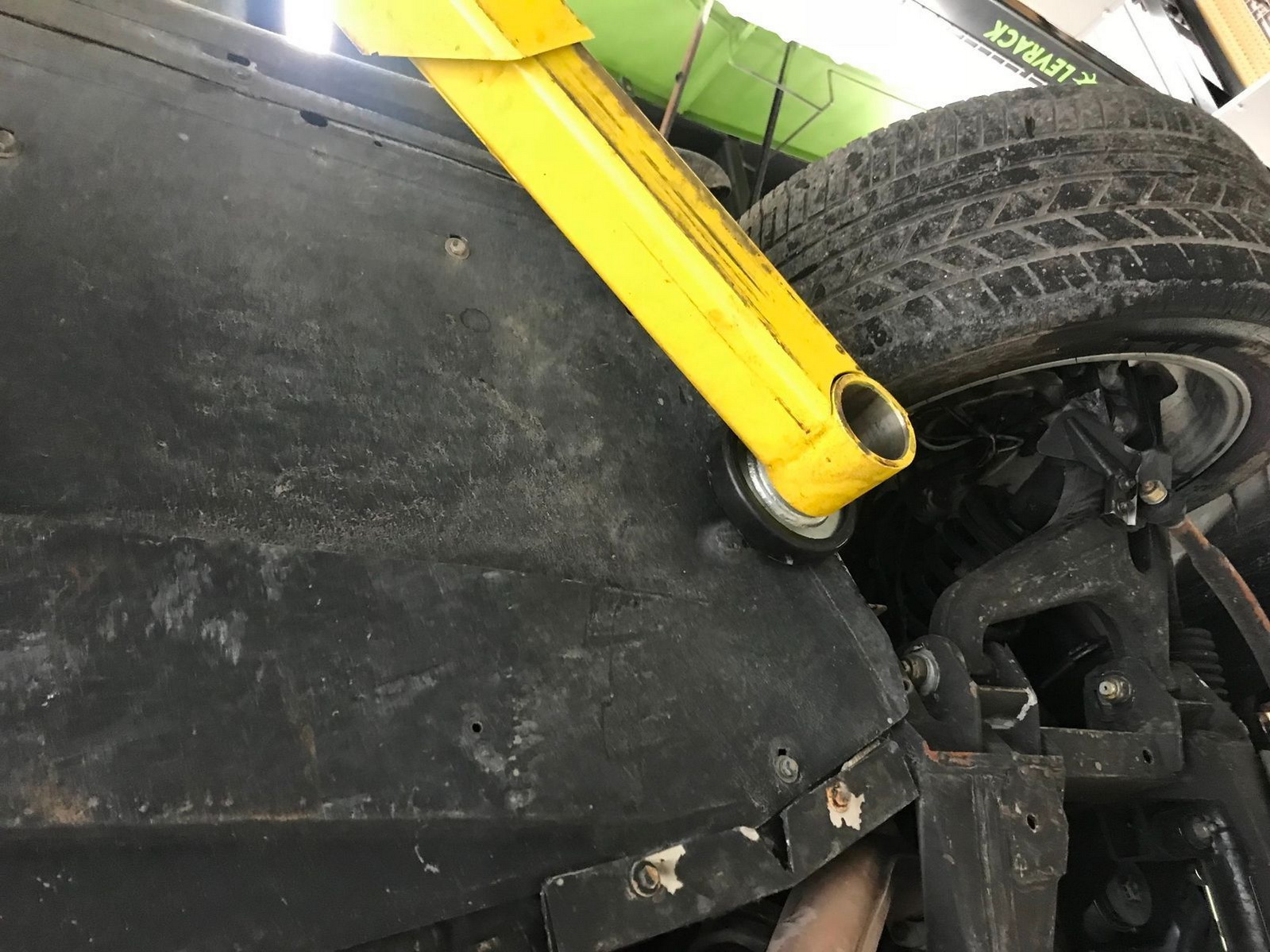 Ferrari-456-Crash-08 Could This Damaged Ferrari 456 With A Six-Speed Manual Become The Perfect Donor Car?